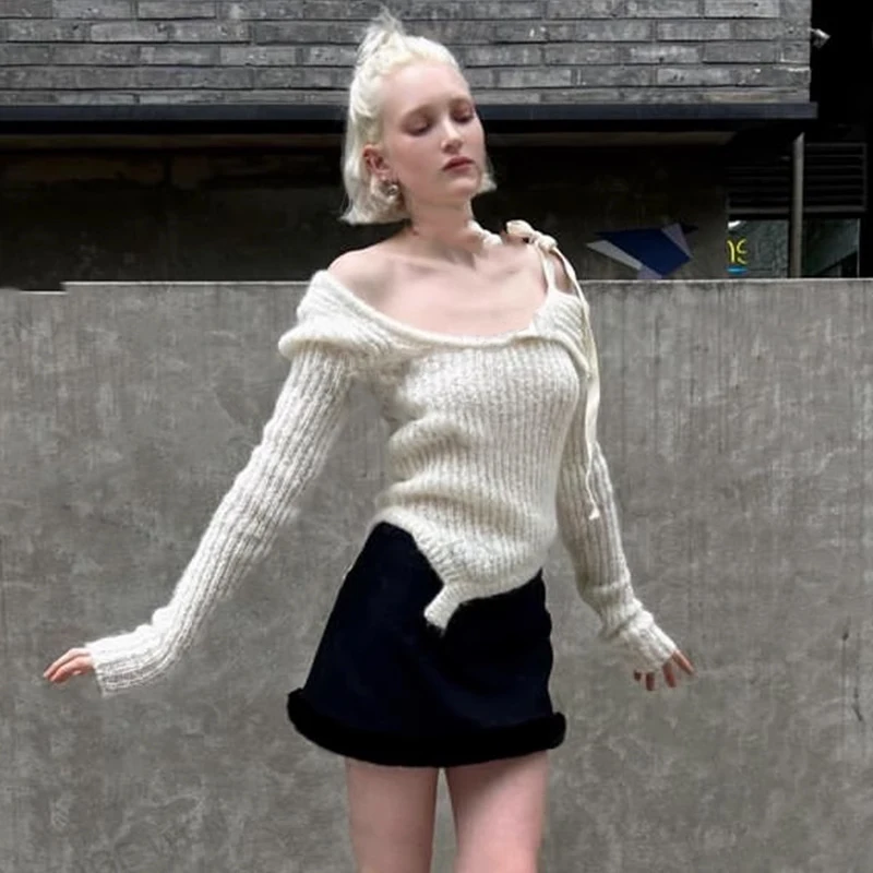 New American Retro Beige Off-Shoulder Slimming Unique Spicy Girl Versatile Personalized Knitted Sweater
New American Retro Beige Off-Shoulder Slimming Unique Spicy Girl Versatile Personalized Knitted Sweater