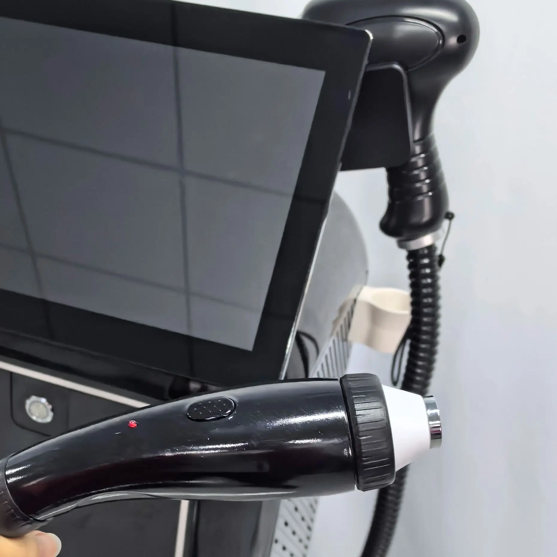 5000W Professional 4-in-1 Diode Laser 4 Wavelength IPL Hair Removal Device Pico Laser RF Photorejuvenation Device
5000W Professional 4-in-1 Diode Laser 4 Wavelength IPL Hair Removal Device Pico Laser RF Photorejuvenation Device