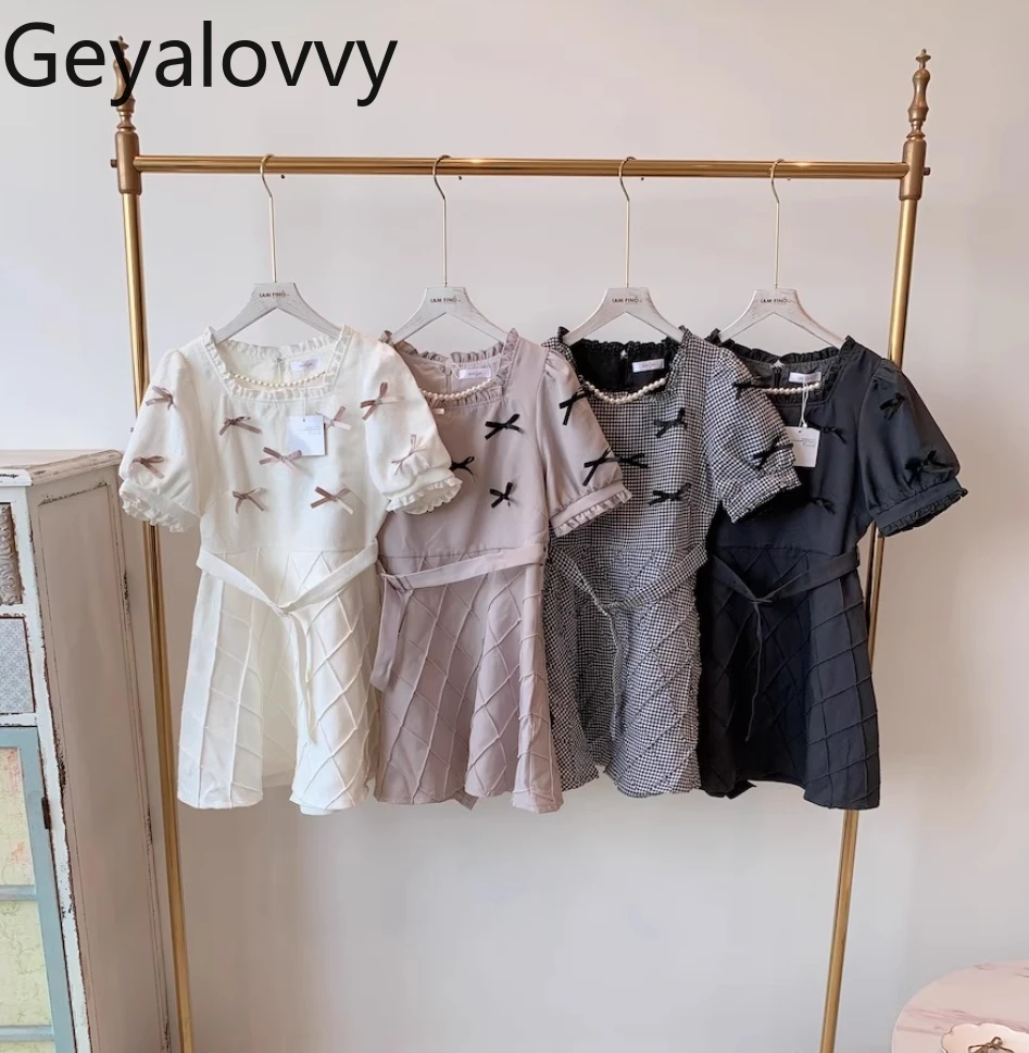Sweet Ladies Short-sleeved Dress Japanese Style Summer New 2025 Cute Bow Plaid High-waisted Belt Short Dresses for Women
Sweet Ladies Short-sleeved Dress Japanese Style Summer New 2025 Cute Bow Plaid High-waisted Belt Short Dresses for Women
