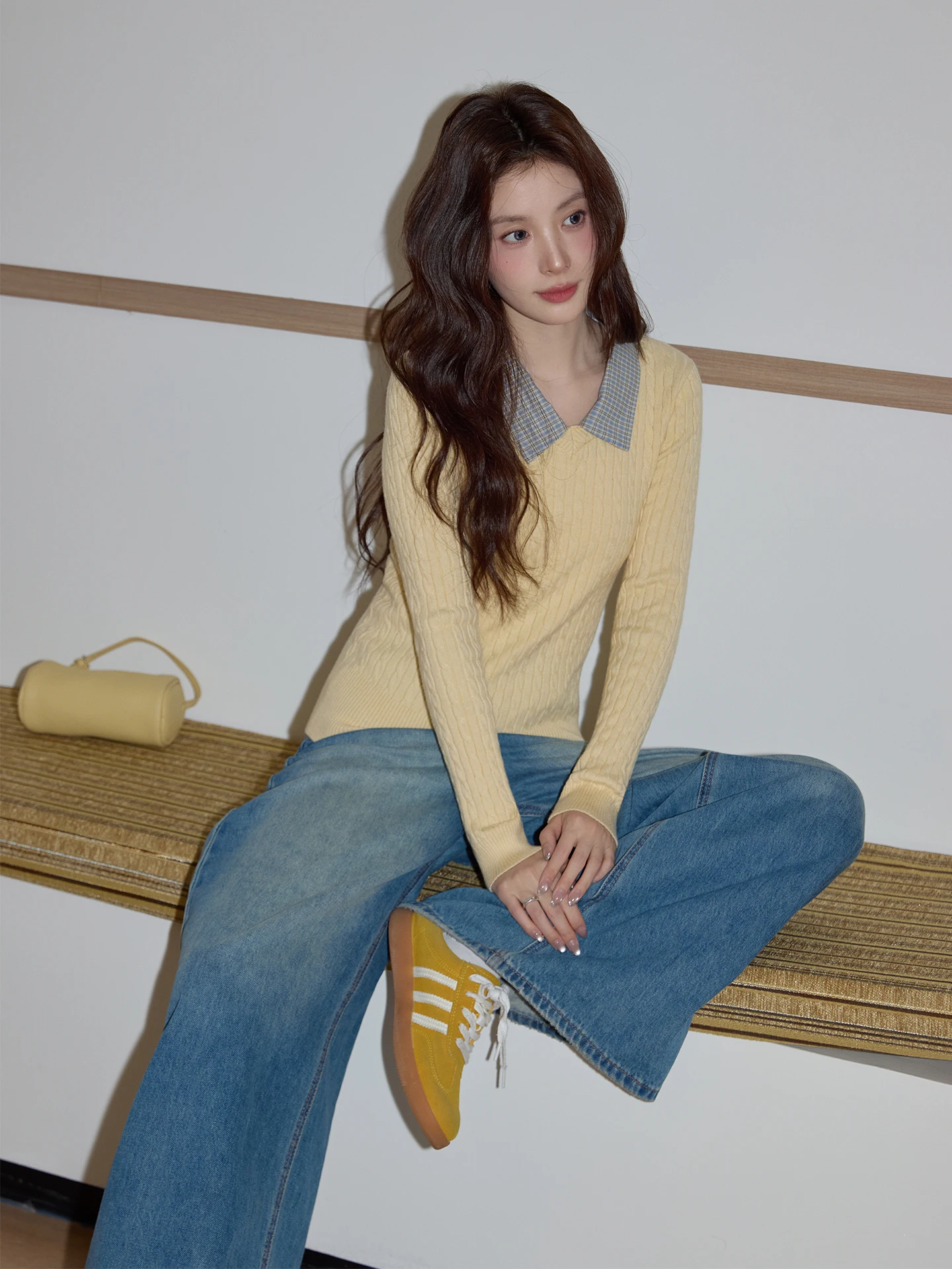 Korean Style Yellow Neck Base Shirt Women's Slim Fit Long Sleeve Top Spring 2026 Commute Style Splicing Design
Korean Style Yellow Neck Base Shirt Women's Slim Fit Long Sleeve Top Spring 2026 Commute Style Splicing Design