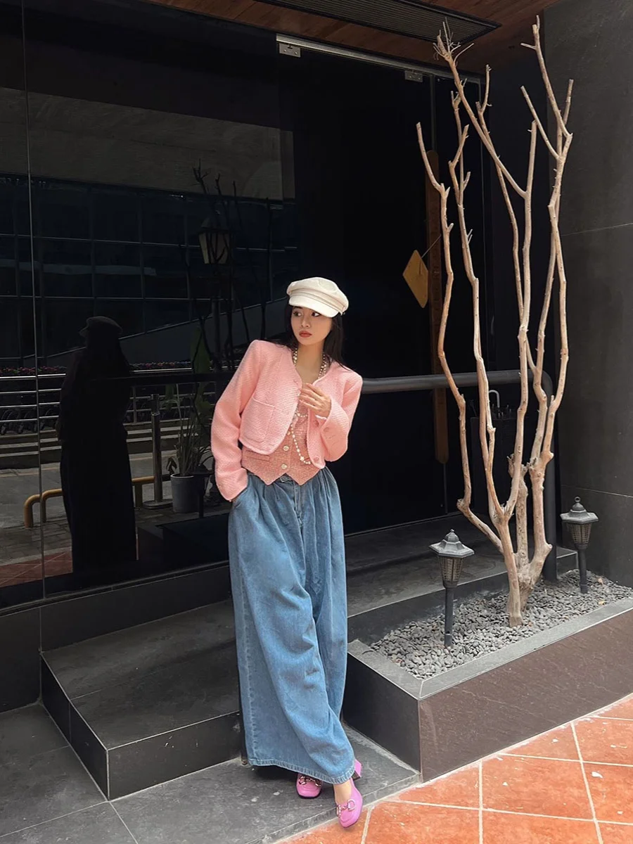 Elegant Lady Suit SY Women's Knitted Woolen Vest Top Set Autumn 2025 Coarse Tweed Fashionable Two-Piece Ensemble
Elegant Lady Suit SY Women's Knitted Woolen Vest Top Set Autumn 2025 Coarse Tweed Fashionable Two-Piece Ensemble