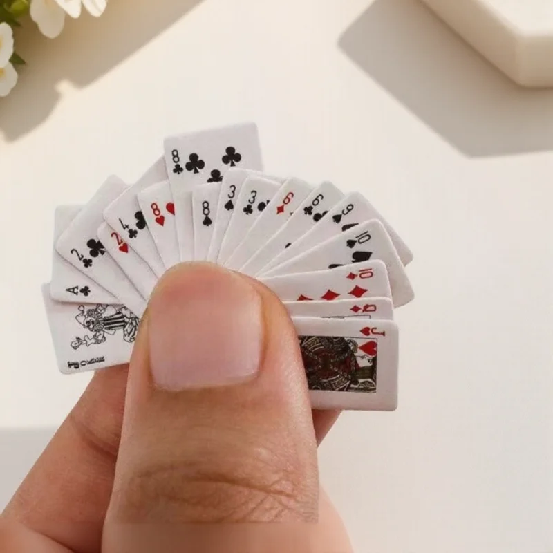 Мини-покерные карты, забавные размеры пальца, милые карманные игральные карты, случайный стиль, идеально подходящие для игр и украшений
Мини-покерные карты, забавные размеры пальца, милые карманные игральные карты, случайный стиль, идеально подходящие для игр и украшений