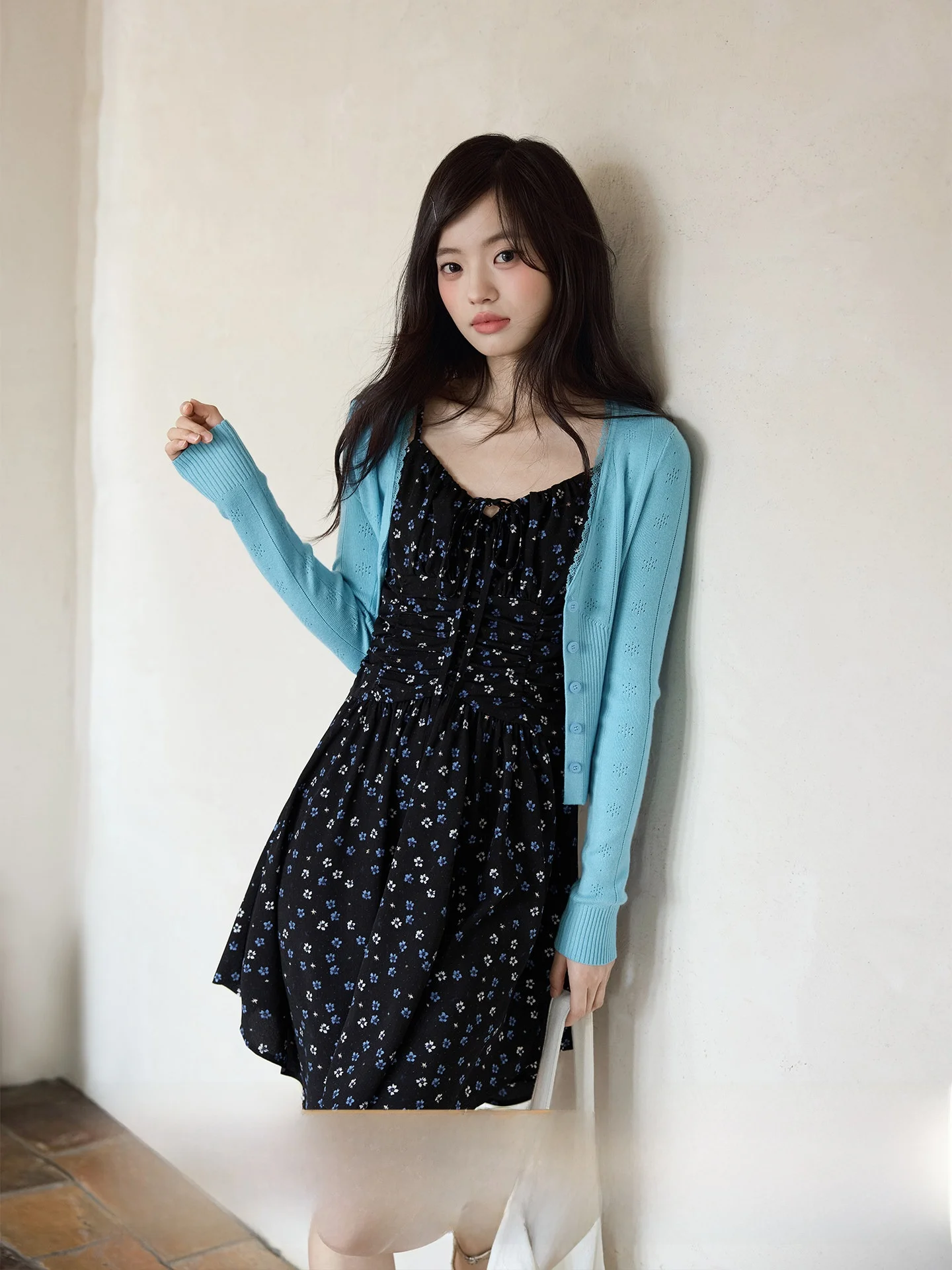 Ele Korean Sle Spring New Arrival Ximen Blue Floral Print Strapl Dr Stand Fit High Waist Polyester Fiber
Ele Korean Sle Spring New Arrival Ximen Blue Floral Print Strapl Dr Stand Fit High Waist Polyester Fiber