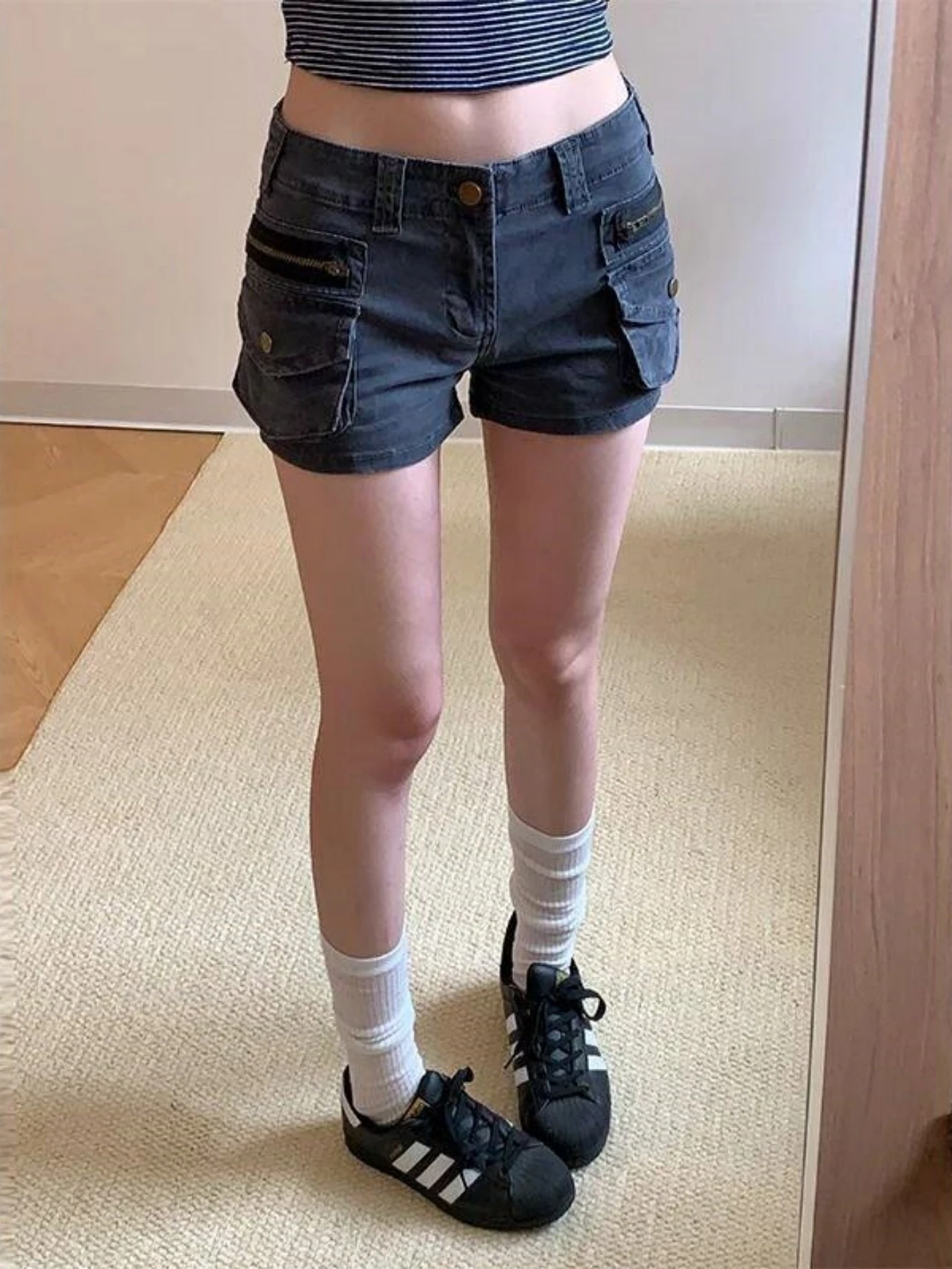 Low Waist American Style Hot Girl Denim Shorts Women Summer 2026 New plus Size Retro Versatile A-Line Hot Pants
Low Waist American Style Hot Girl Denim Shorts Women Summer 2026 New plus Size Retro Versatile A-Line Hot Pants