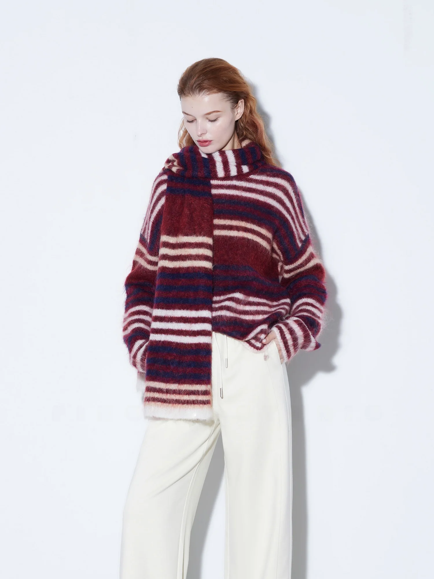 Комплект Finocci Cloud Soft: шарф и свитер из шерсти и шелка, винтажный стиль, премиум-качество, ультрамягкий, с длинными рукавами, вязаный.
Комплект Finocci Cloud Soft: шарф и свитер из шерсти и шелка, винтажный стиль, премиум-качество, ультрамягкий, с длинными рукавами, вязаный.