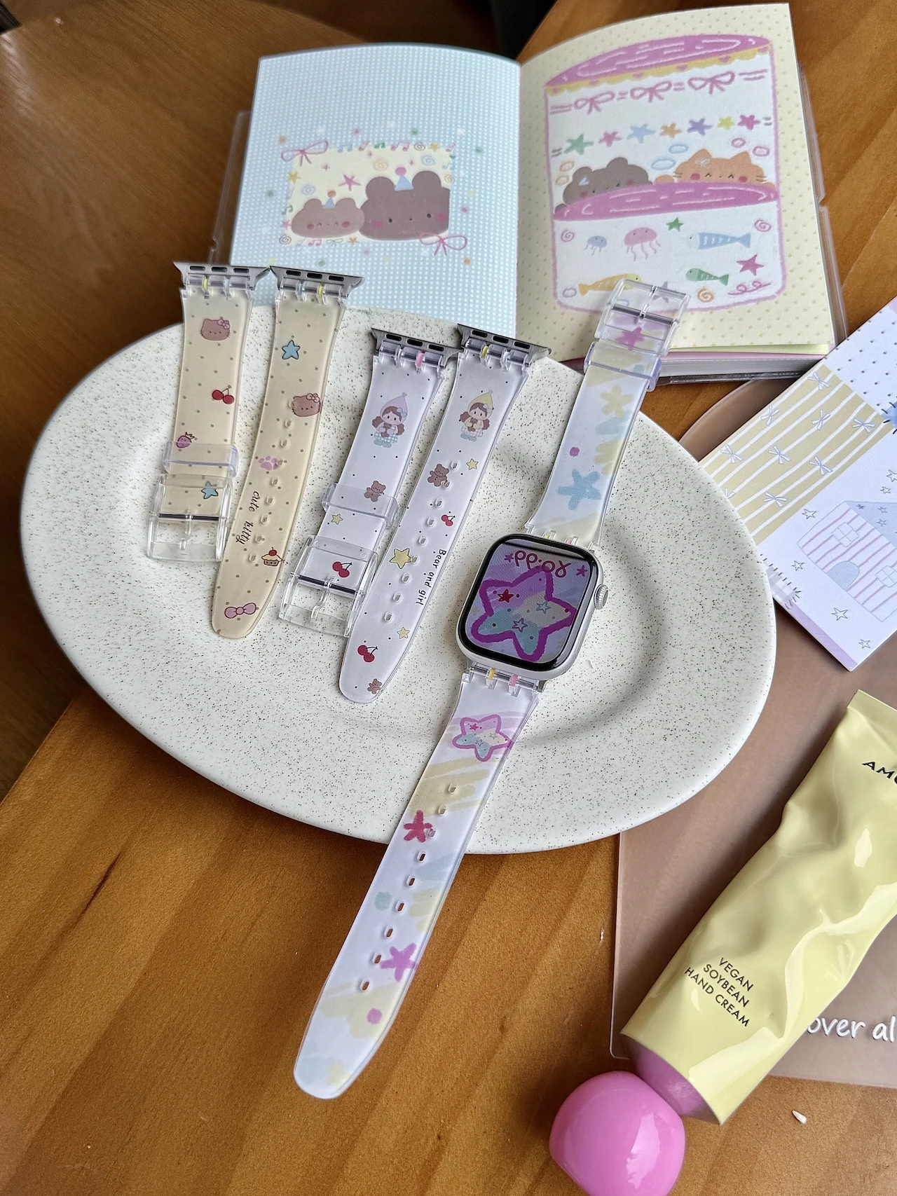 Transparent Cute Character TPU Band for Apple Watch 38 40 41 42 44 45 49mm Anti-Fade Dainty Watch Strap for iWatch All Series
Transparent Cute Character TPU Band for Apple Watch 38 40 41 42 44 45 49mm Anti-Fade Dainty Watch Strap for iWatch All Series