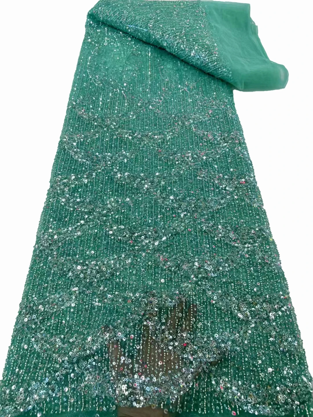 New high-end crossed wave-shaped sequin bead tube embroidery, European and American wedding dresses dress fabric 5 yards
New high-end crossed wave-shaped sequin bead tube embroidery, European and American wedding dresses dress fabric 5 yards