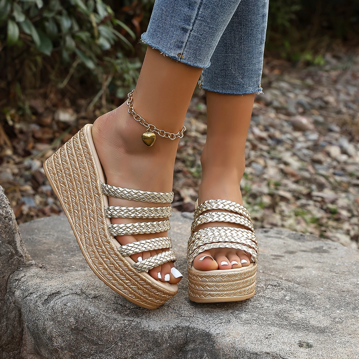 Summer Women Sandals New Outdoor Beach Sandals Casual Sandals Big Size Comfortable Hot Shallow Wedges Designer Shoes for Women
Summer Women Sandals New Outdoor Beach Sandals Casual Sandals Big Size Comfortable Hot Shallow Wedges Designer Shoes for Women