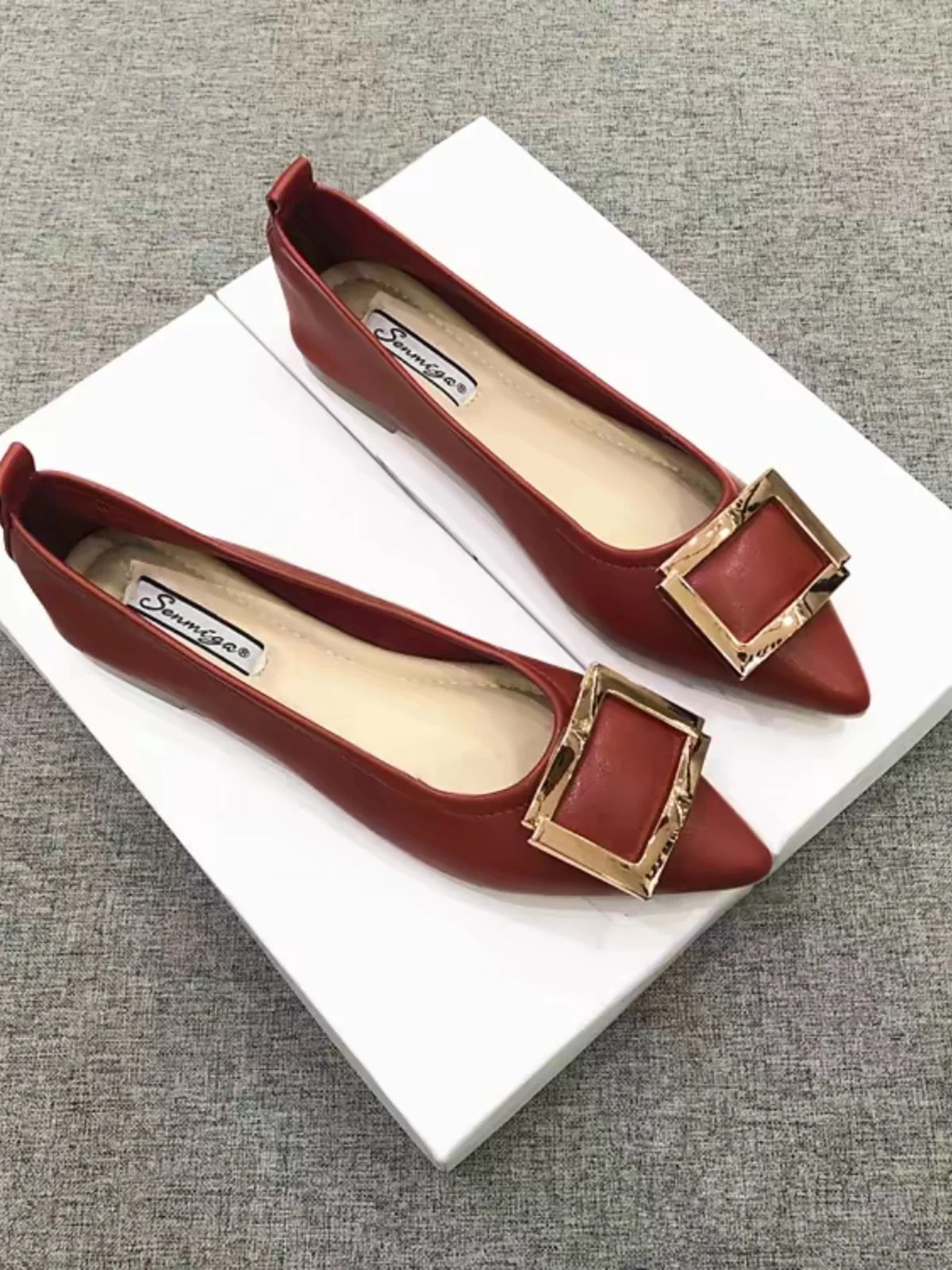 2025 Spring New Fashionable Pointed Flat Shoes Shallow Mouth Women's Comfortable Soft Bottom Four Seasons Casual Women's Shoes
2025 Spring New Fashionable Pointed Flat Shoes Shallow Mouth Women's Comfortable Soft Bottom Four Seasons Casual Women's Shoes
