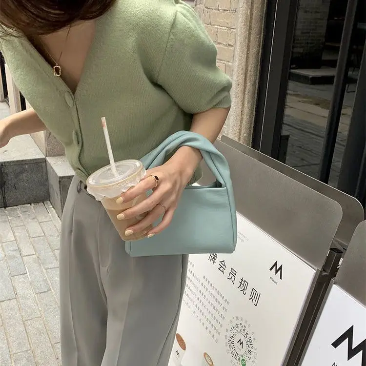 Fashionable Design Minimalist Style Small Bag for Women Casual Handbag Shoulder Bag Crossbody Bag Daily Commuting
Fashionable Design Minimalist Style Small Bag for Women Casual Handbag Shoulder Bag Crossbody Bag Daily Commuting