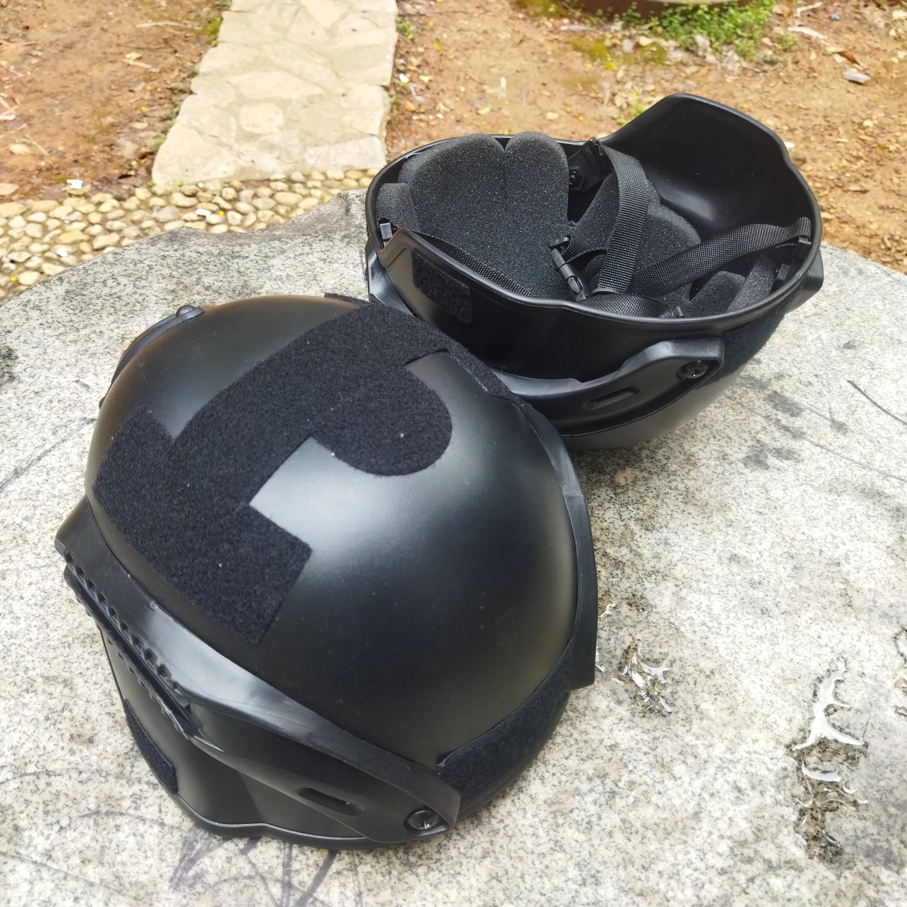 Tactical Helmet, Special Security Patrol Training, Outdoor Cycling, Field Lightweight Helmet for Military Enthusiasts
Tactical Helmet, Special Security Patrol Training, Outdoor Cycling, Field Lightweight Helmet for Military Enthusiasts