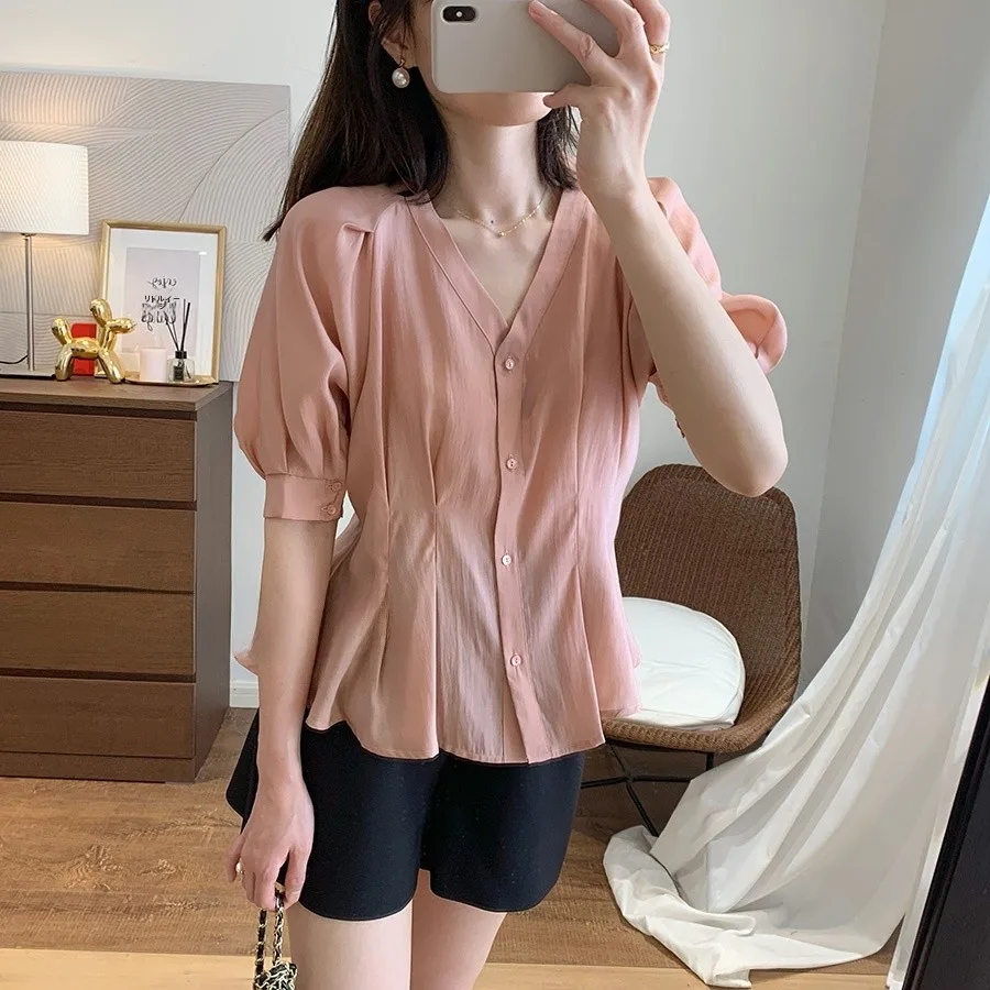 Elegant V-neck Shirt Bubble Sleeve Commute Style Button Detail Slimming Top Women's Fashion Summer Breathable Blouse
Elegant V-neck Shirt Bubble Sleeve Commute Style Button Detail Slimming Top Women's Fashion Summer Breathable Blouse