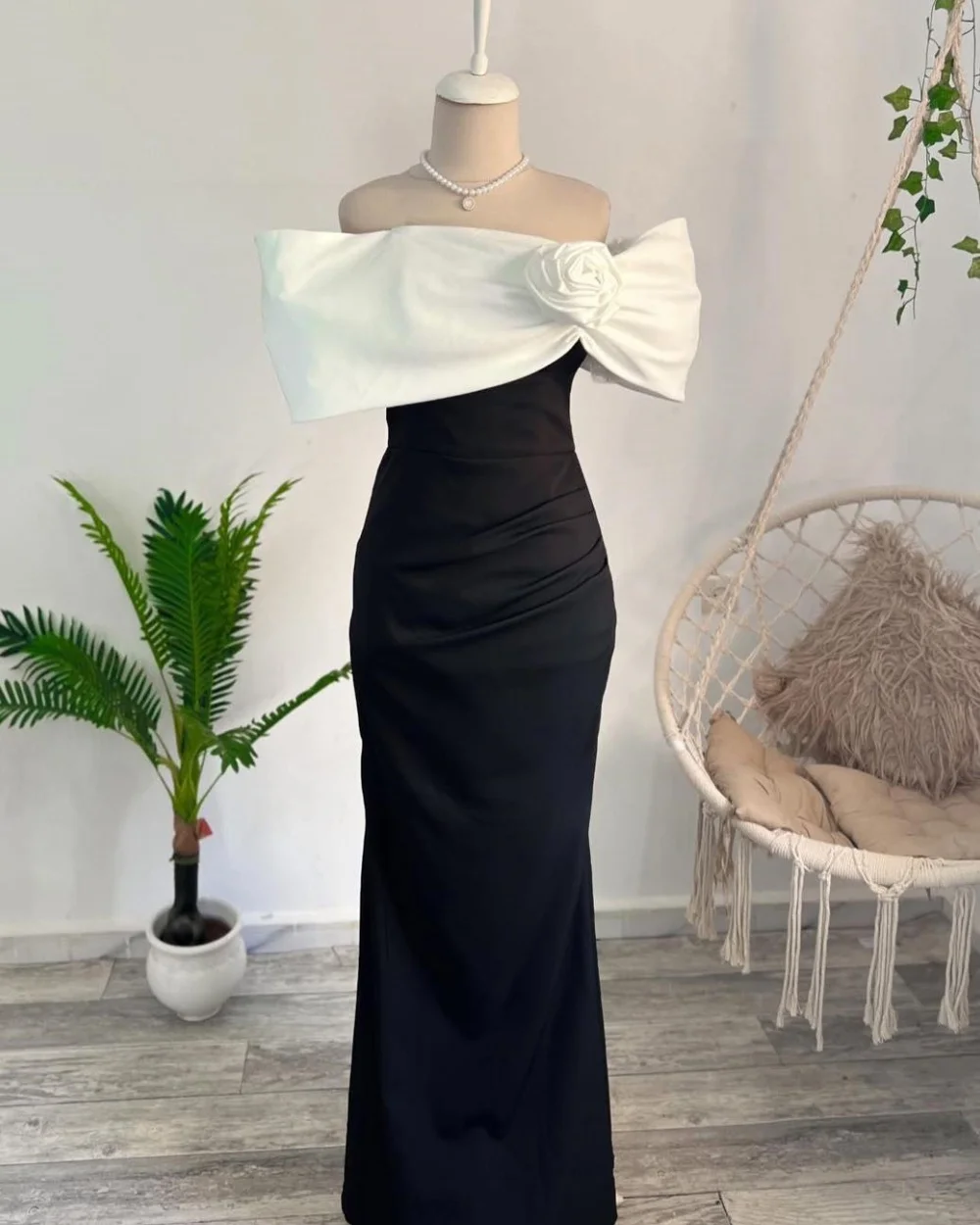 Customized Jersey Pleat Handmade Flower Sheath Off-the-shoulder Midi Dresses Bespoke Occasion Formal Simple High Quality
Customized Jersey Pleat Handmade Flower Sheath Off-the-shoulder Midi Dresses Bespoke Occasion Formal Simple High Quality