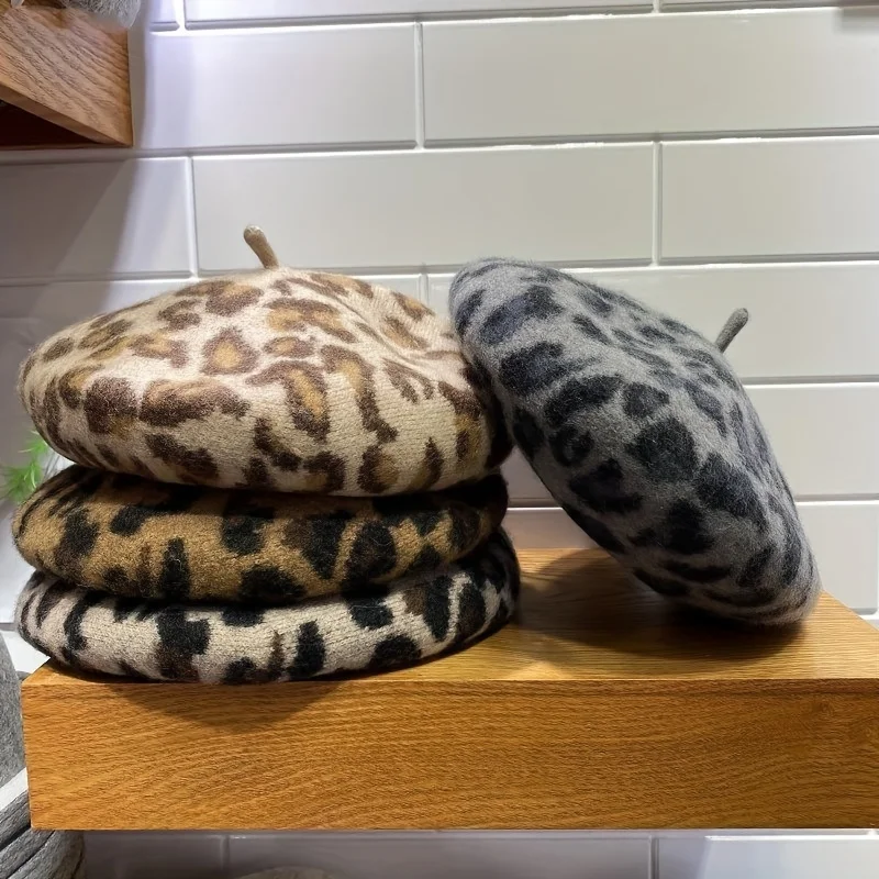 Fashionable Four-season Leopard Print Hat for Women, Vintage Beanie with Soft Fabric, Octagonal Women's and Girl's Painter's Hat
Fashionable Four-season Leopard Print Hat for Women, Vintage Beanie with Soft Fabric, Octagonal Women's and Girl's Painter's Hat