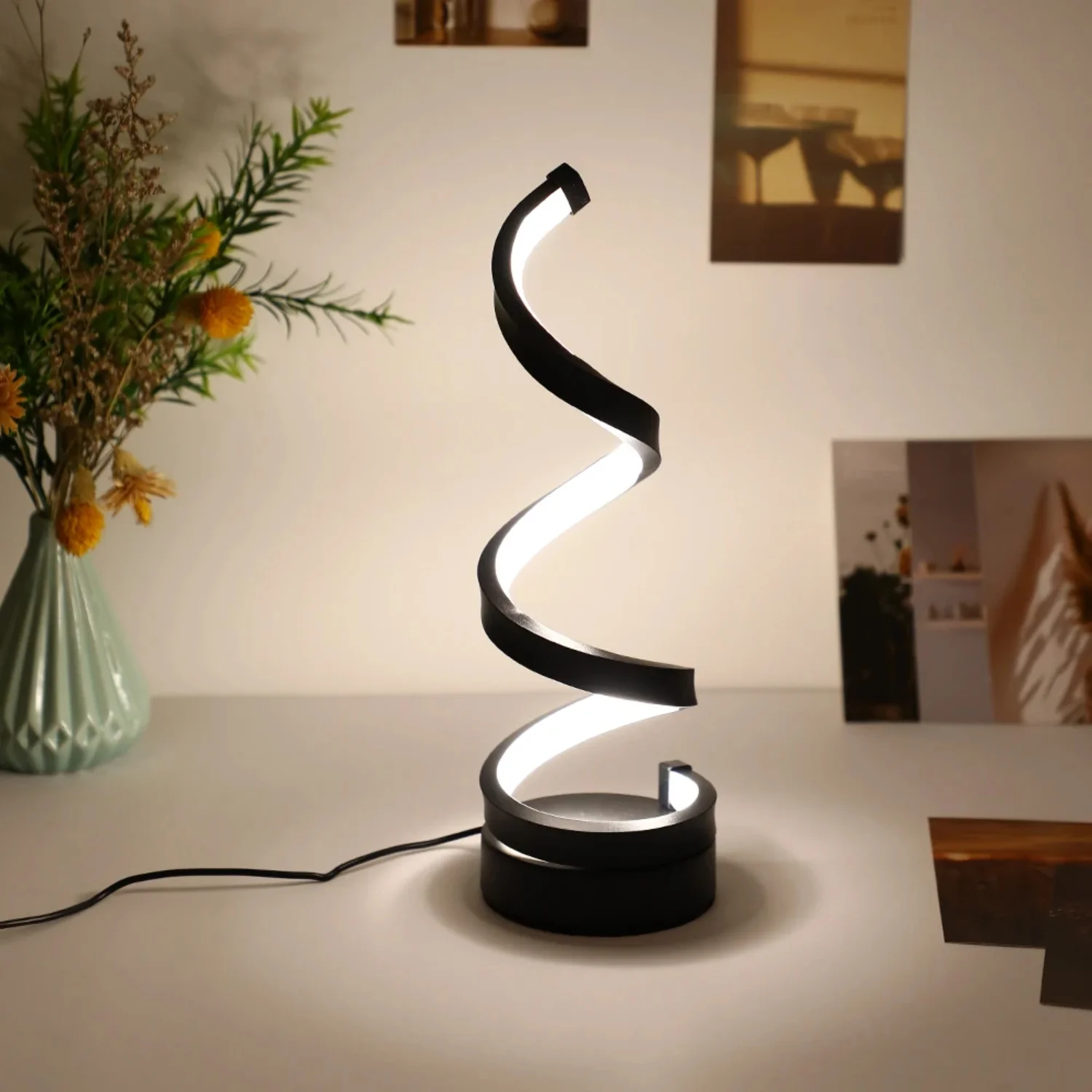 1PC Modern Simple Table Lamp Bedroom Bedside Desk Creative Art Decorative Table Lamp
1PC Modern Simple Table Lamp Bedroom Bedside Desk Creative Art Decorative Table Lamp