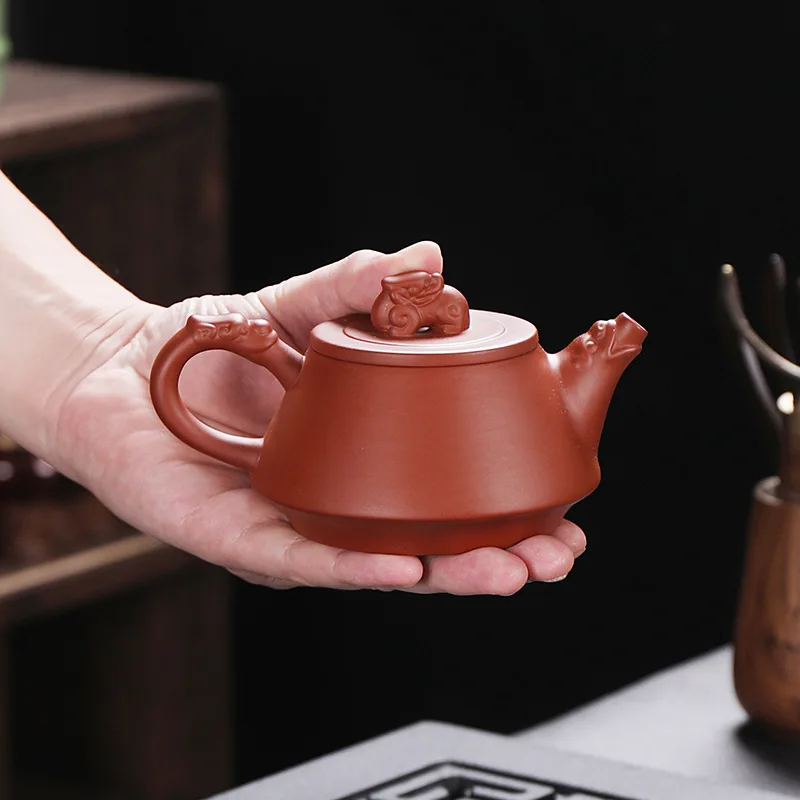 Original ore purple clay teapot, pure handmade red clay teapot, Western style, filtered large capacity tea making teapot,
Original ore purple clay teapot, pure handmade red clay teapot, Western style, filtered large capacity tea making teapot,