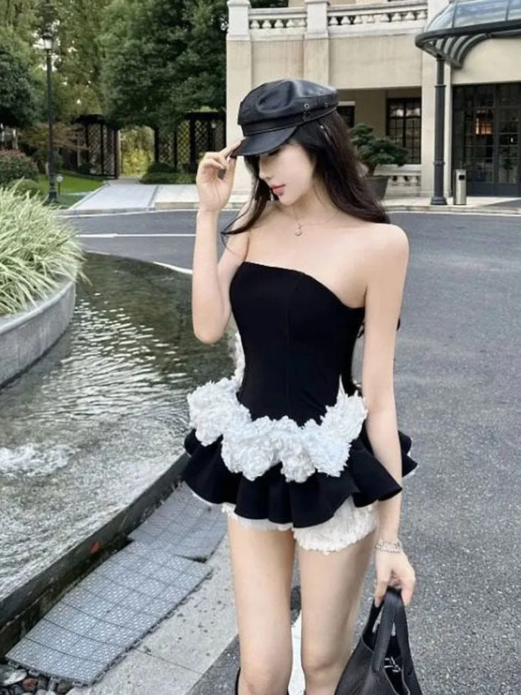 Princess Style Sweet Black White Color Block Bustier 3D Flower Puffy Dress Two Piece Set Short Pants Evening Gown Women's Fas...
Princess Style Sweet Black White Color Block Bustier 3D Flower Puffy Dress Two Piece Set Short Pants Evening Gown Women's Fas...