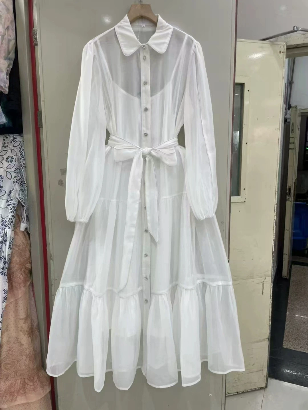 Весна и лето 202, новая однобортная свободная повседневная длинная юбка с лацканами и ромбовидной пуговицей, платье с поясом-GZDL125
Весна и лето 202, новая однобортная свободная повседневная длинная юбка с лацканами и ромбовидной пуговицей, платье с поясом-GZDL125