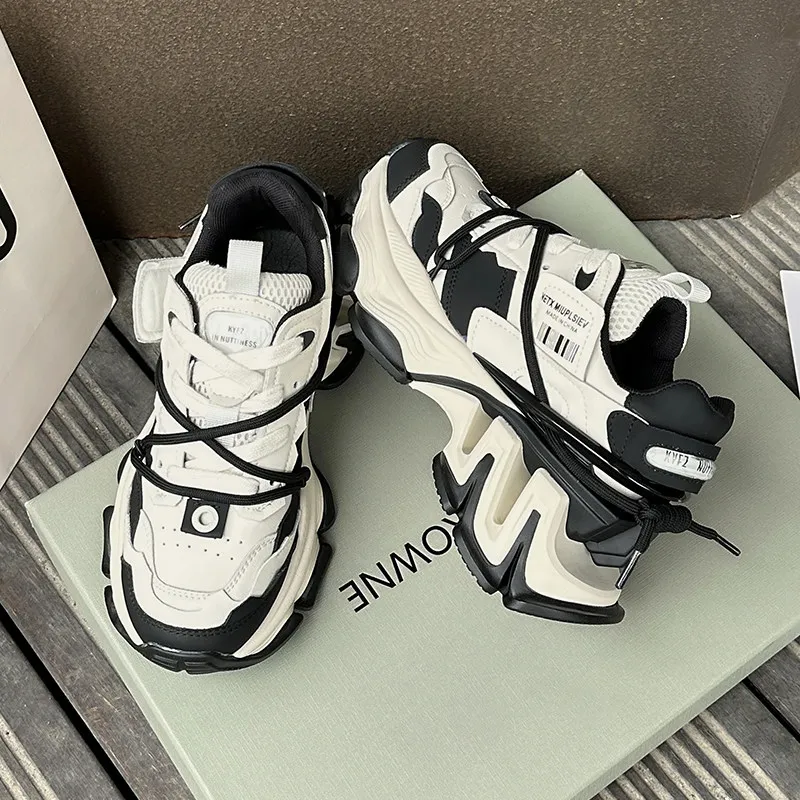 Chunky-soled trainers: comfortable, versatile, unisex, breathable, for walking, height-enhancing, chunky-soled trainers
Chunky-soled trainers: comfortable, versatile, unisex, breathable, for walking, height-enhancing, chunky-soled trainers