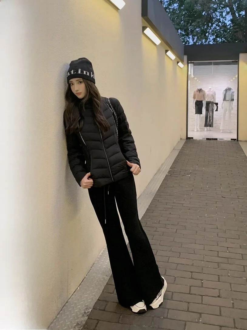 Женская пуховая куртка-пуховик с 90% белого утиного пуха, воротник-стойка, дизайн «хлебный пуховик», маленький размер, с рифленым декором, новая зимняя модель
Женская пуховая куртка-пуховик с 90% белого утиного пуха, воротник-стойка, дизайн «хлебный пуховик», маленький размер, с рифленым декором, новая зимняя модель