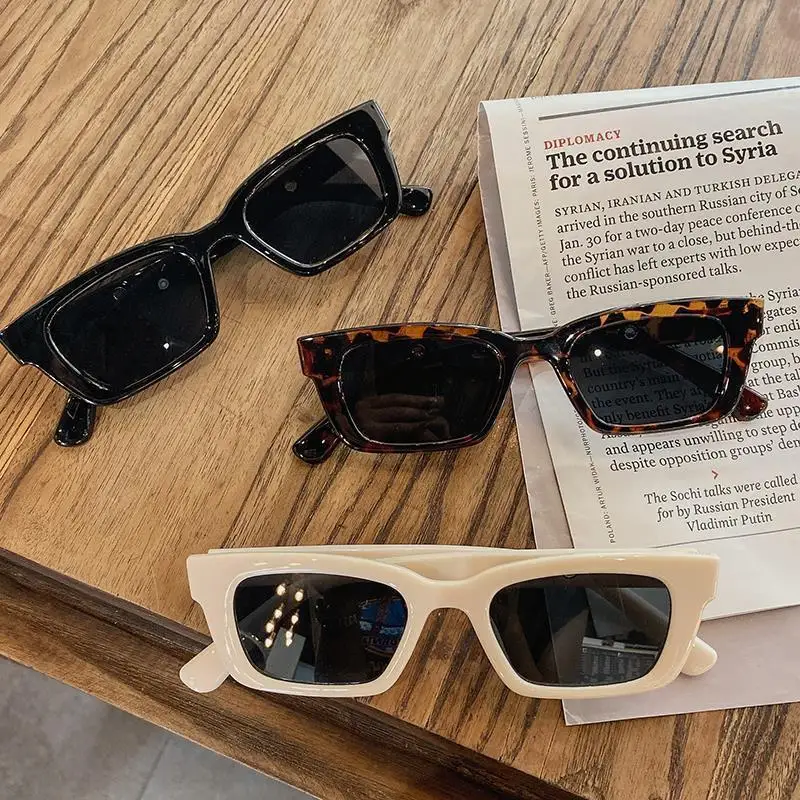 2025 new Square Sunglasses Personalized Sunshade Narrow Frame Male And Female Couple Street Photo GD Same
2025 new Square Sunglasses Personalized Sunshade Narrow Frame Male And Female Couple Street Photo GD Same