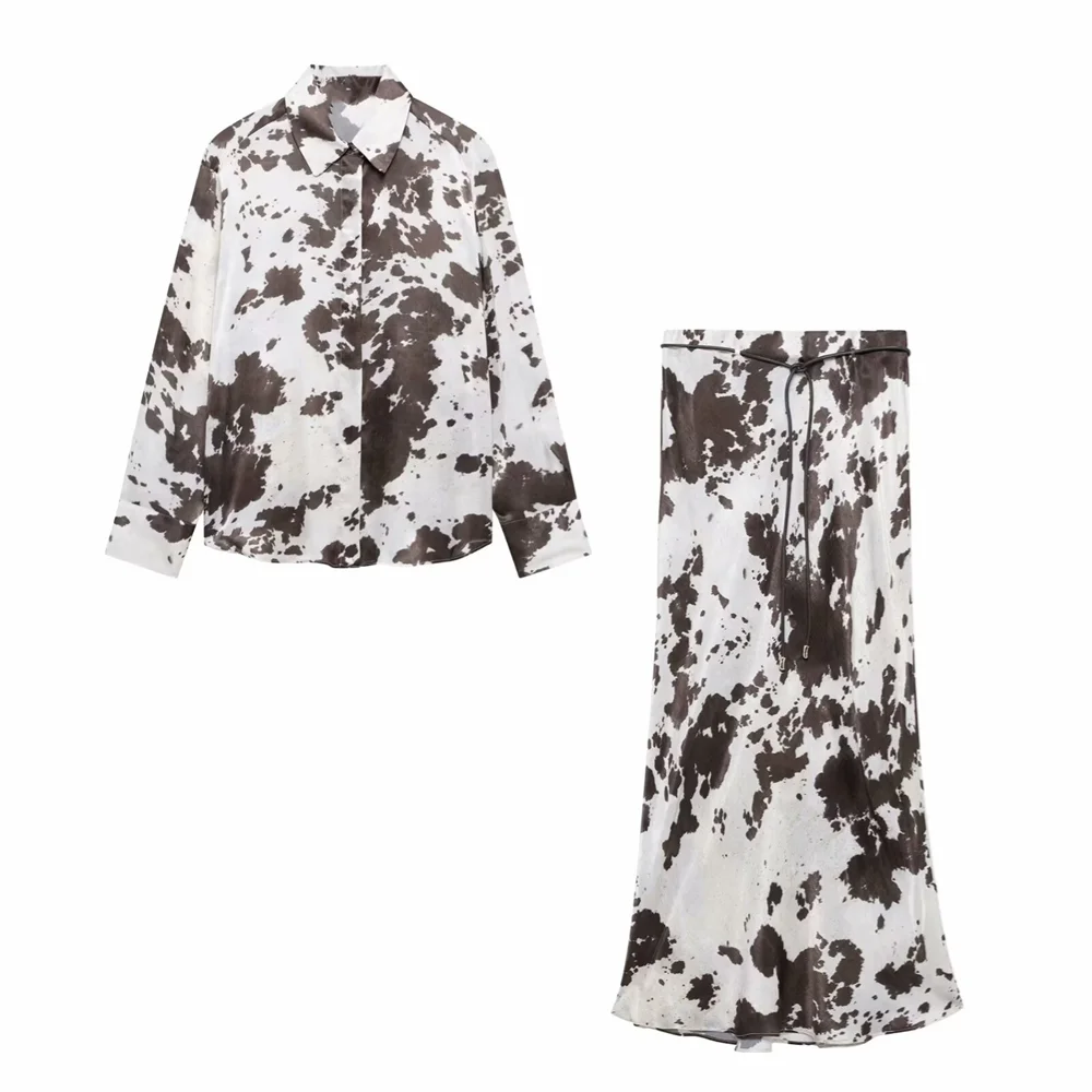 Kar&Otza 2025 Spring New Women's Casual Loose Vertical Animal Print Satin Shirt + High Waist Skirt Set
Kar&Otza 2025 Spring New Women's Casual Loose Vertical Animal Print Satin Shirt + High Waist Skirt Set