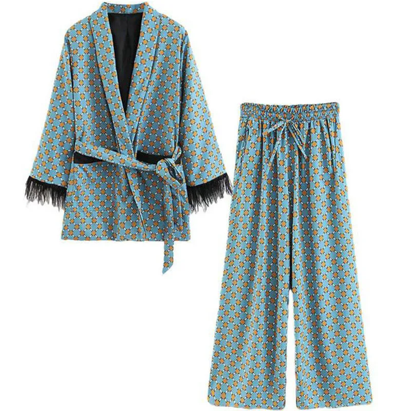 2023 New Arrival Blue Printed Kimono Jacket with Feather Sleeves Wide Leg Loose Cuasal Trousers Women Vintage Clothing Suits
2023 New Arrival Blue Printed Kimono Jacket with Feather Sleeves Wide Leg Loose Cuasal Trousers Women Vintage Clothing Suits