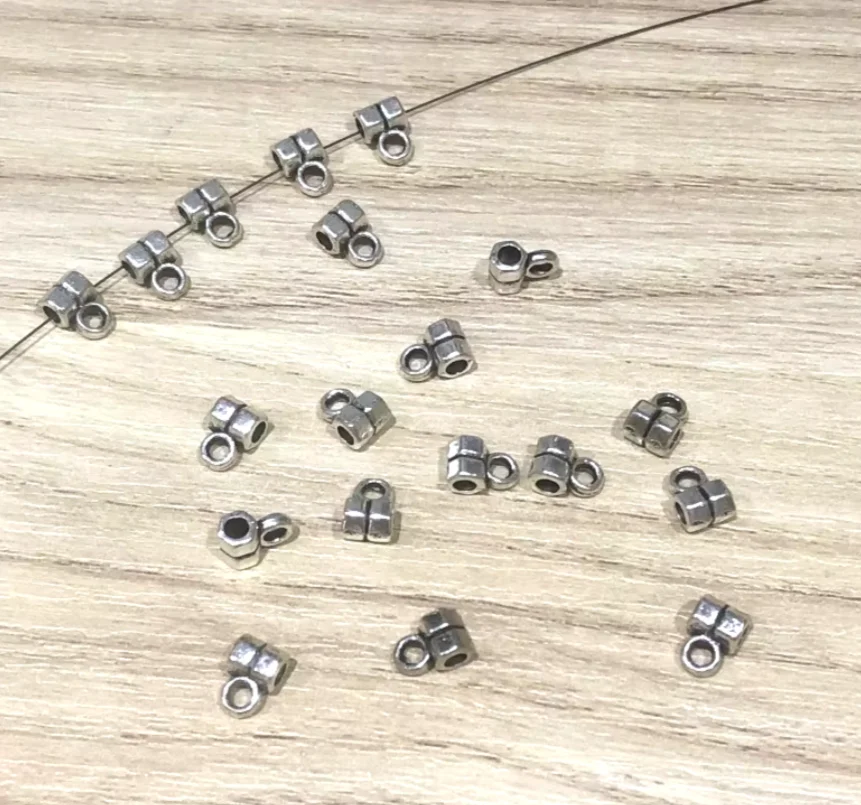 100pcs 5*4mm Zinc Alloy metal tibetan silver color bead connector for jewelry making HW2623
100pcs 5*4mm Zinc Alloy metal tibetan silver color bead connector for jewelry making HW2623