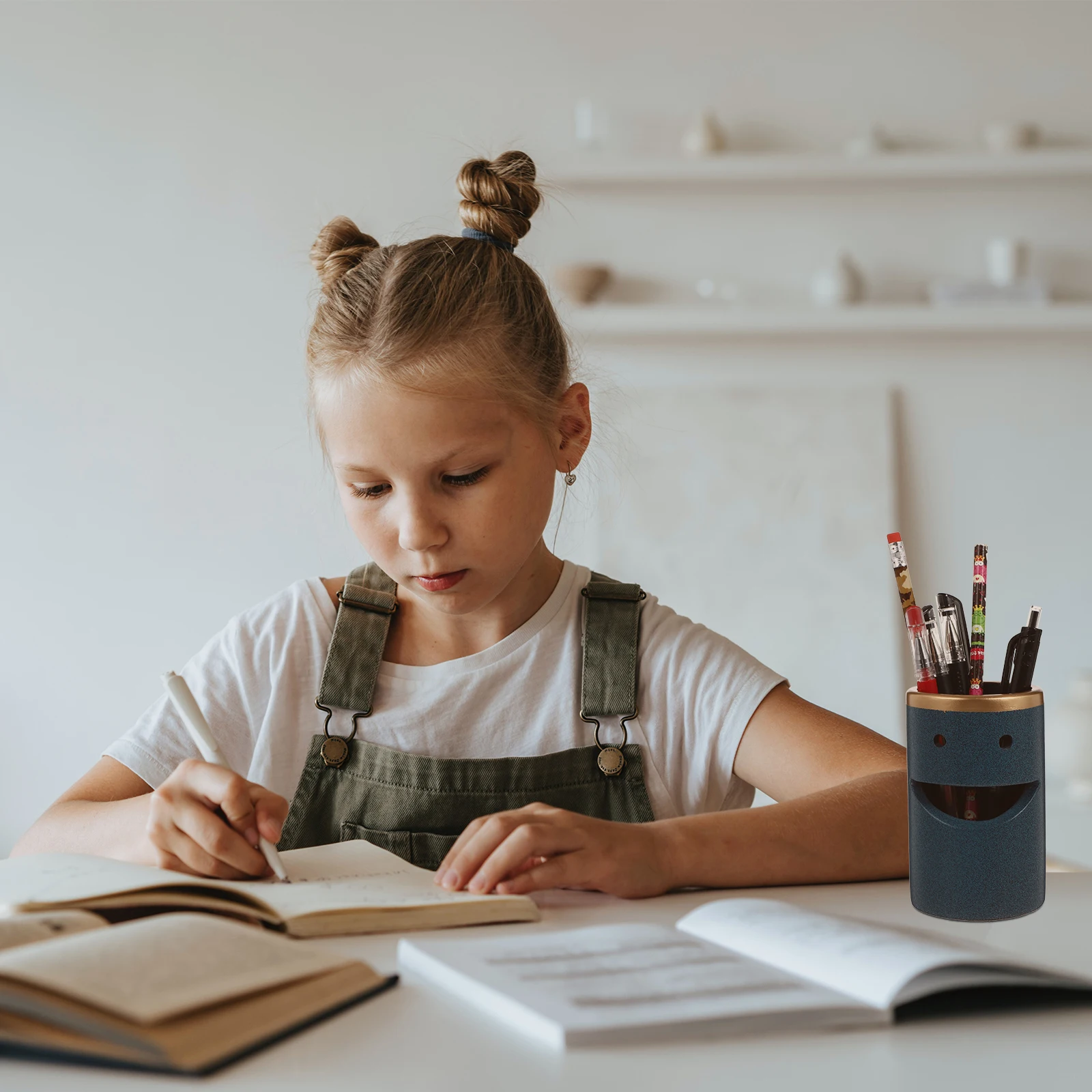 1Pcs Desktop Pen Organizer Premium Pencil Holder Compact Mark Pen Container for Students Teachers Workspace Tidy Solution Lovely
1Pcs Desktop Pen Organizer Premium Pencil Holder Compact Mark Pen Container for Students Teachers Workspace Tidy Solution Lovely