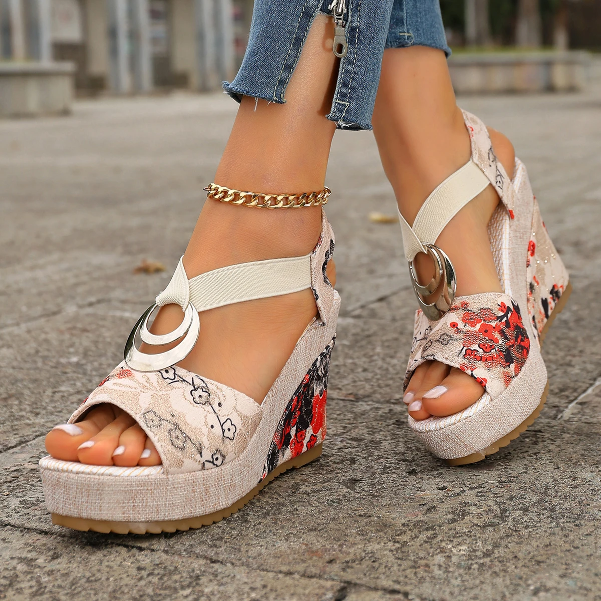 Женская обувь на платформе для отдыха, женская обувь на танкетке, новинка 2026, летние сандалии, модные вечерние сандалии с открытым носком, размеры 35–42
Женская обувь на платформе для отдыха, женская обувь на танкетке, новинка 2026, летние сандалии, модные вечерние сандалии с открытым носком, размеры 35–42