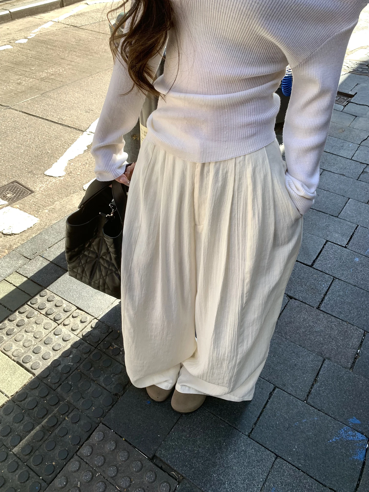 Moccasim 2026 Spring Summer New Style Khaki Wide Leg Pants Women's Loose Casual Trousers High Waist Elastic Waistband
Moccasim 2026 Spring Summer New Style Khaki Wide Leg Pants Women's Loose Casual Trousers High Waist Elastic Waistband