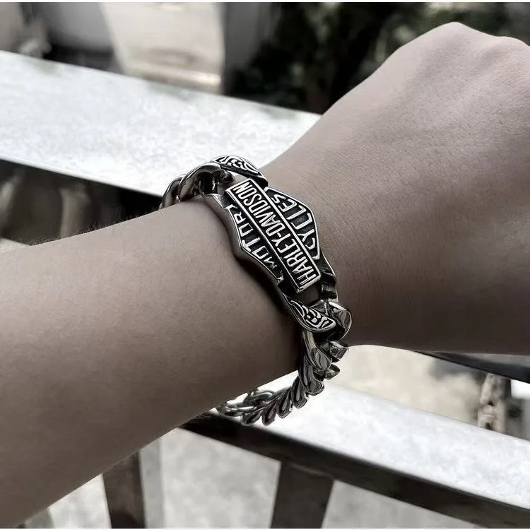 Engine Skull Eagle Bracelet Personality Vintage Skull Mens Boys Bracelet Accessory For Harley Davidson Electra Glide Ultra 1250
Engine Skull Eagle Bracelet Personality Vintage Skull Mens Boys Bracelet Accessory For Harley Davidson Electra Glide Ultra 1250