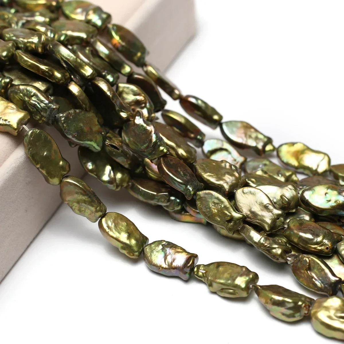 Natural Freshwater Pearls Green Cute Small Fish Shapes Loose Spacing Bead Jewelry Making DIY Necklace Bracelet Accessories Gifts
Natural Freshwater Pearls Green Cute Small Fish Shapes Loose Spacing Bead Jewelry Making DIY Necklace Bracelet Accessories Gifts