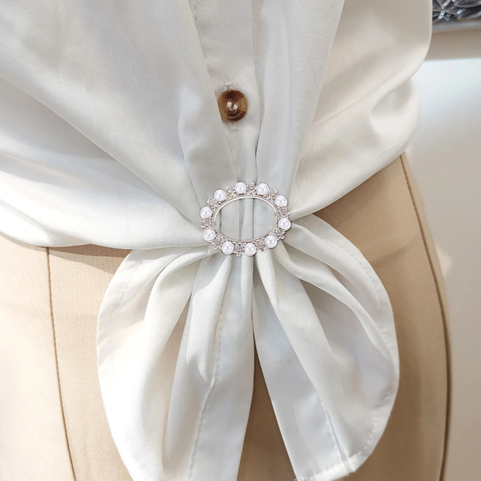 2pcs Silk Scarf Tie Rings T-Shirt Clips Alloy Blouse Corner Knot Buckles Clothing Decoration Scarf Clips Fashion Knotted Buckles
2pcs Silk Scarf Tie Rings T-Shirt Clips Alloy Blouse Corner Knot Buckles Clothing Decoration Scarf Clips Fashion Knotted Buckles