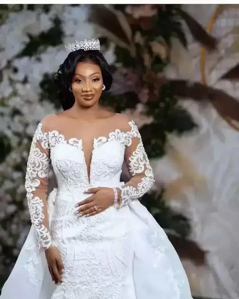 Customized Mermaid Wedding Dresses Gorgeous African White Lace Crystal Beading Long Sleeves Scoop Neck Bridal Gowns Detachable T
Customized Mermaid Wedding Dresses Gorgeous African White Lace Crystal Beading Long Sleeves Scoop Neck Bridal Gowns Detachable T