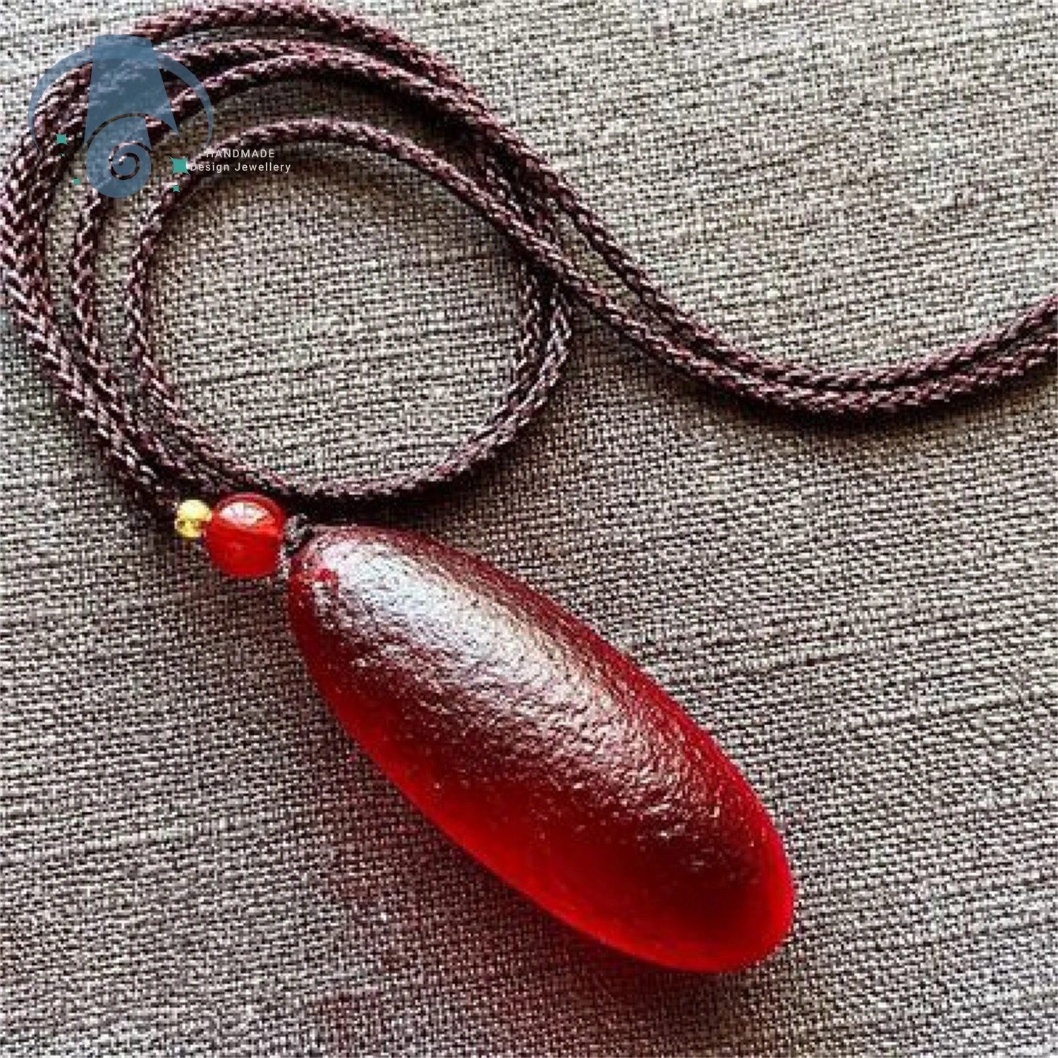 Матовый красный стеклянный кулон, ожерелье, цилиндрическая капля, подвеска, стеклянная бусина, регулируемая длинная цепочка для женщин, модные ювелирные изделия, подарок
Матовый красный стеклянный кулон, ожерелье, цилиндрическая капля, подвеска, стеклянная бусина, регулируемая длинная цепочка для женщин, модные ювелирные изделия, подарок