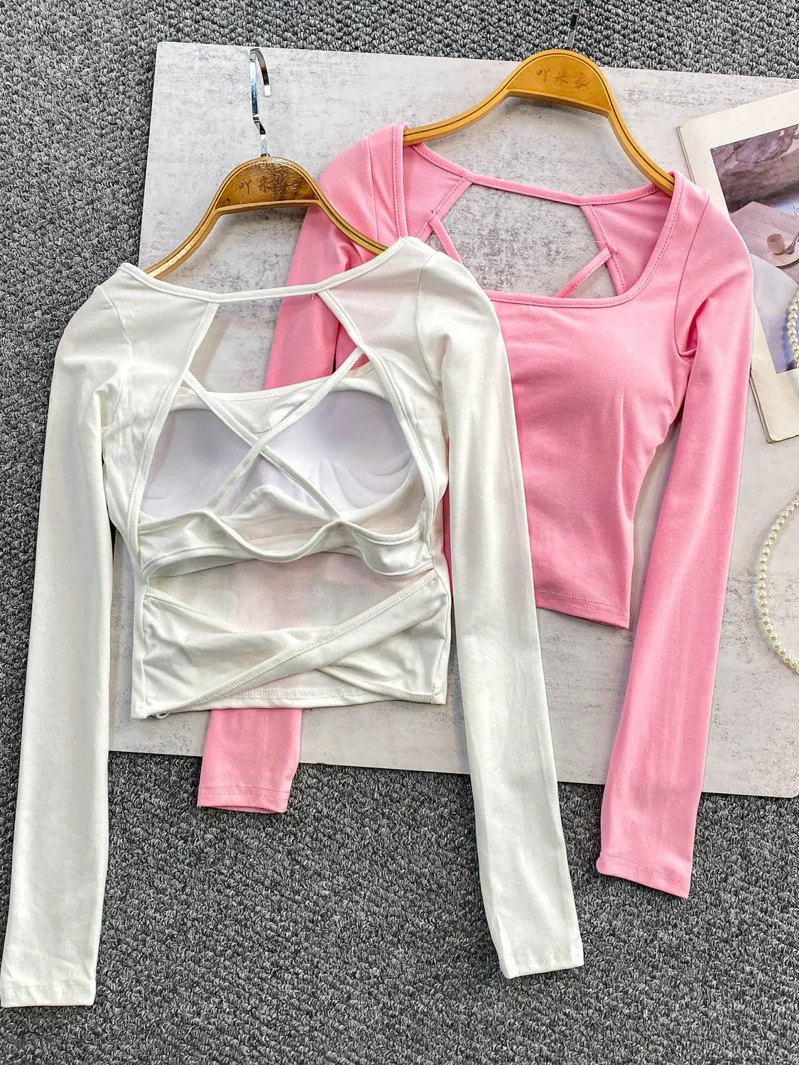 Foamlina женская футболка с открытой спиной, однотонная, с квадратным вырезом, с длинным рукавом, с подкладкой на груди, утягивающий эластичный укороченный топ, повседневная женская футболка
Foamlina женская футболка с открытой спиной, однотонная, с квадратным вырезом, с длинным рукавом, с подкладкой на груди, утягивающий эластичный укороченный топ, повседневная женская футболка