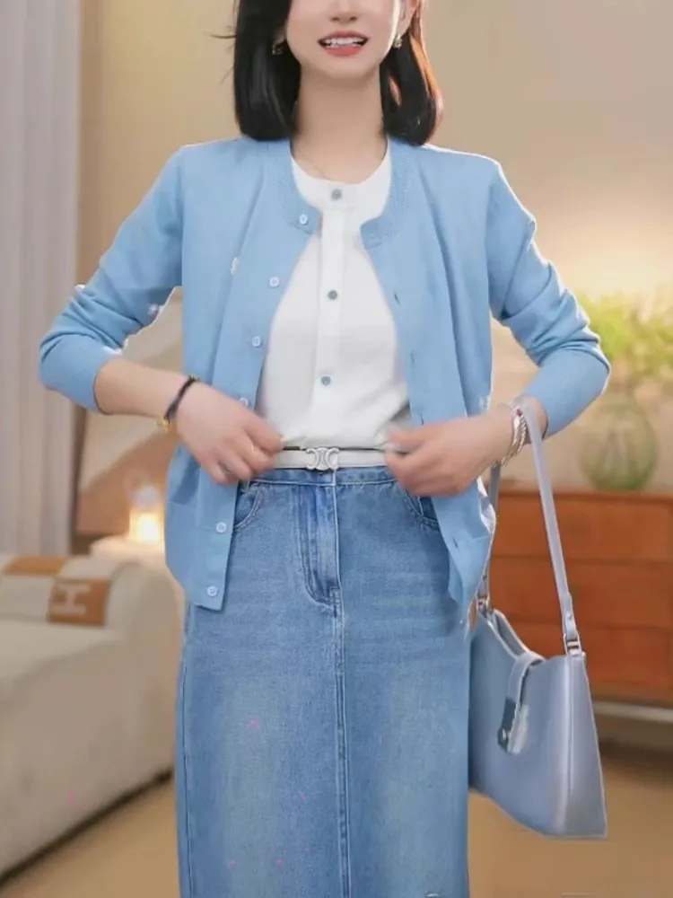 Elegant Blue Knitted Open Cardigan Women's Spring 2026 New Style round Neck Sweater Outerwear High-End Feeling Top
Elegant Blue Knitted Open Cardigan Women's Spring 2026 New Style round Neck Sweater Outerwear High-End Feeling Top