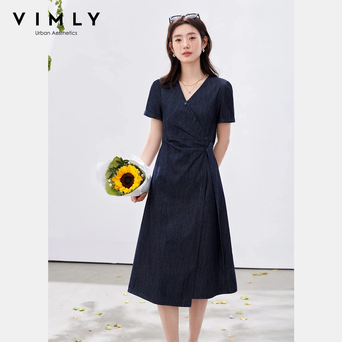 VIMLY Women's Denim Midi Dress 2026 Summer New French Elegant V-Neck Adjustable Tie Waist Puff Short Sleeve A-Line Dress A5098
VIMLY Women's Denim Midi Dress 2026 Summer New French Elegant V-Neck Adjustable Tie Waist Puff Short Sleeve A-Line Dress A5098