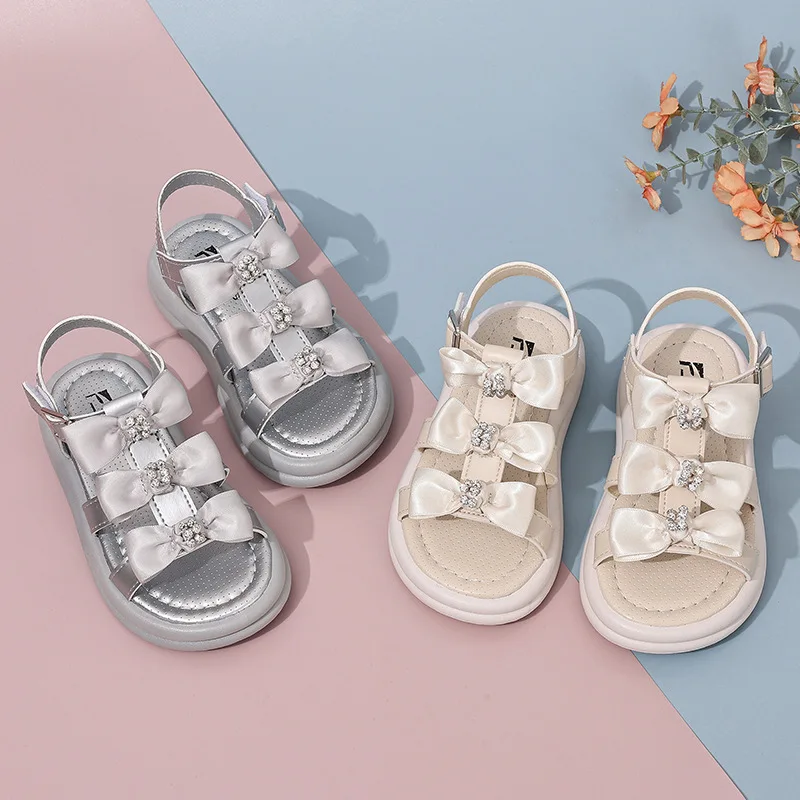 Girls Rhinestone Sandals Kids Sweet Princess Hollow-out Shoes with Bow-knot Open-toe Children Summer Beach Shoes Soft Sole
Girls Rhinestone Sandals Kids Sweet Princess Hollow-out Shoes with Bow-knot Open-toe Children Summer Beach Shoes Soft Sole