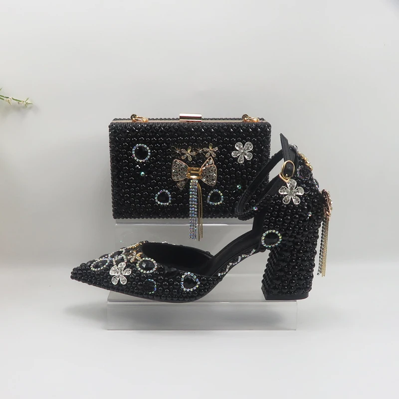 Luxury black Crystal wedding shoes matching bags woman fashion Thick heel Women party dress shoes Pointed Toe shoes
Luxury black Crystal wedding shoes matching bags woman fashion Thick heel Women party dress shoes Pointed Toe shoes