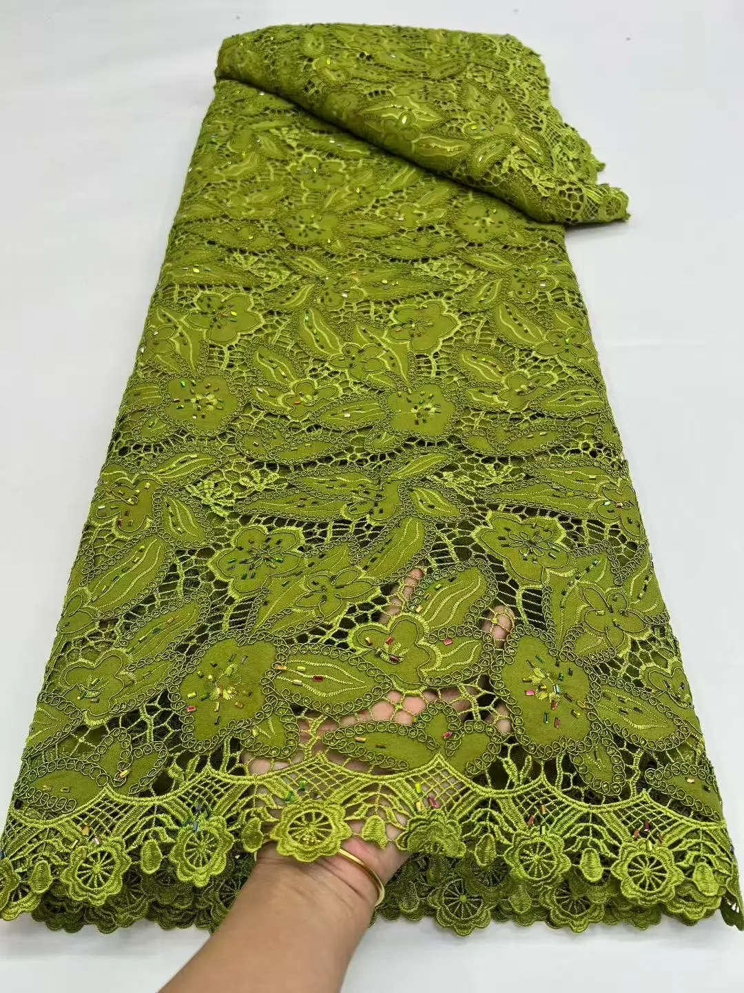 African Guipure Cord Lace Fabric Water Soluble Embroidery Rhinestone 2026 High Quality Dubai For Women's Banquet Party Dress
African Guipure Cord Lace Fabric Water Soluble Embroidery Rhinestone 2026 High Quality Dubai For Women's Banquet Party Dress