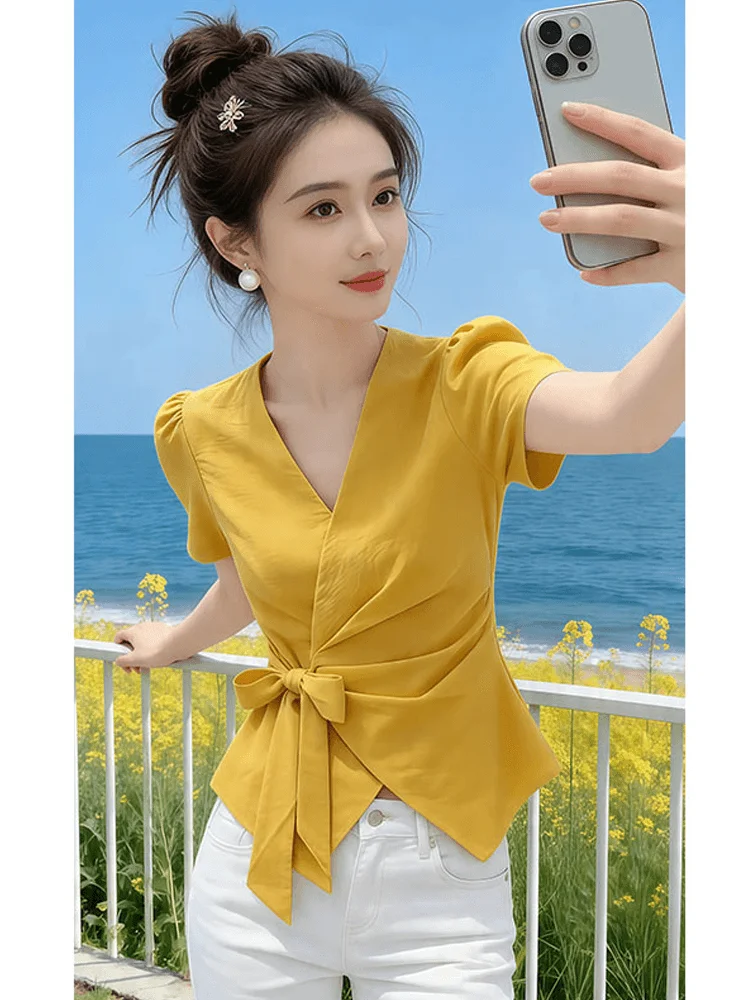 Stylish V-Neck Asymmetrical Short Sleeve Shirt Women's Fashionable Beautiful Top Casual Slim Fit Knot Summer New Ar...
Stylish V-Neck Asymmetrical Short Sleeve Shirt Women's Fashionable Beautiful Top Casual Slim Fit Knot Summer New Ar...