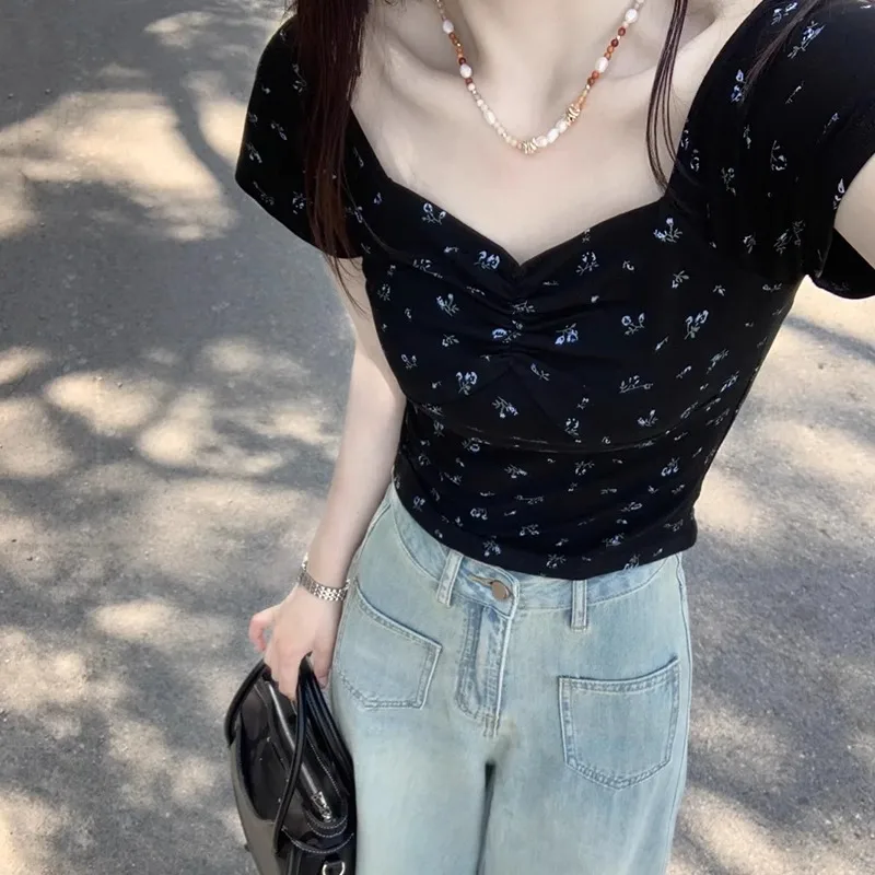 Design Sense Square Neck Slim Fit And Slimming Short Sleeved Women's Sweet Top
Design Sense Square Neck Slim Fit And Slimming Short Sleeved Women's Sweet Top