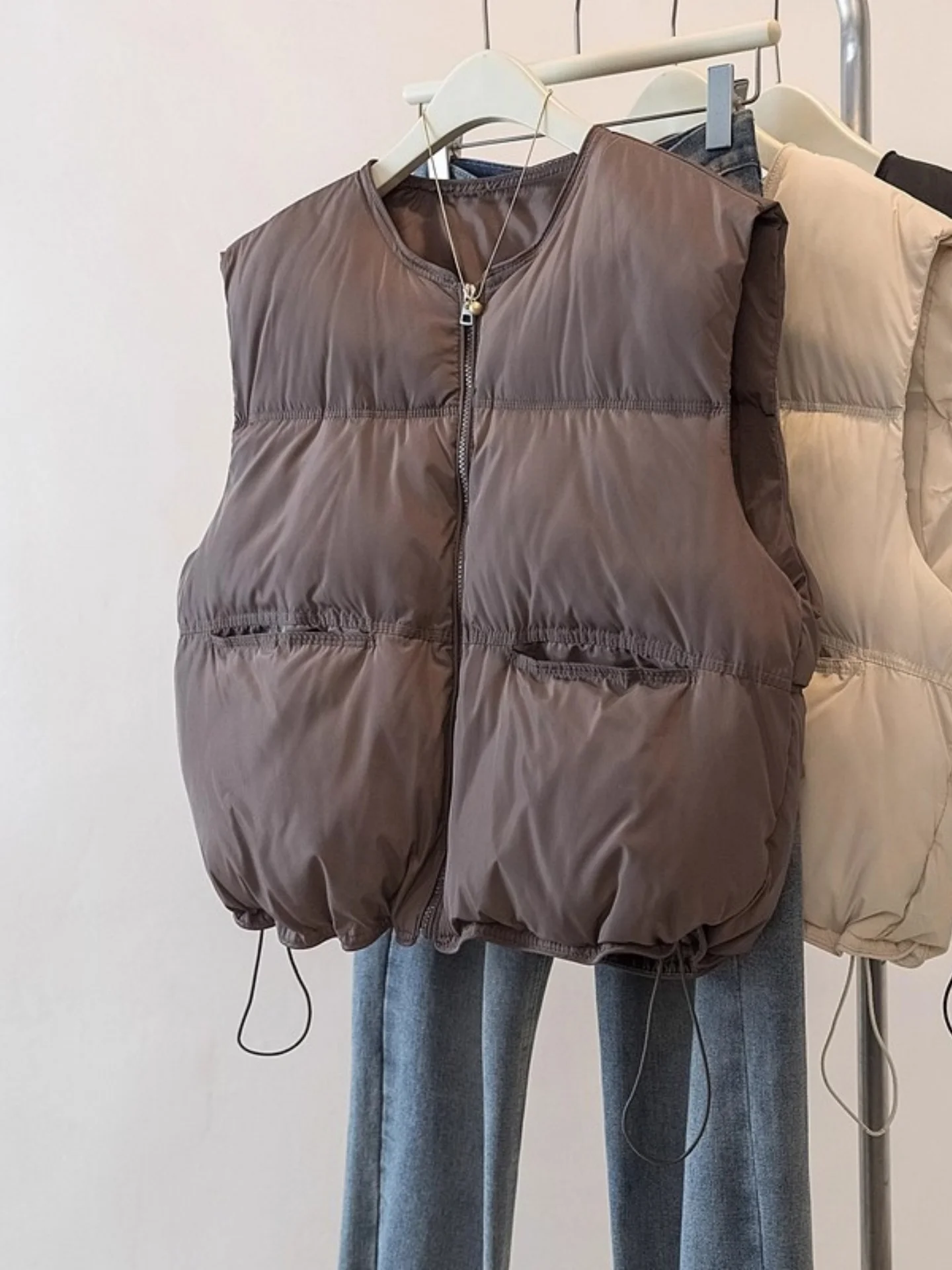 Café Brown Cotton Jacket Vest 2025 Winter plus Size Women's Fashion Outerwear Casual Loose Fit round Neck Zipper Closure
Café Brown Cotton Jacket Vest 2025 Winter plus Size Women's Fashion Outerwear Casual Loose Fit round Neck Zipper Closure