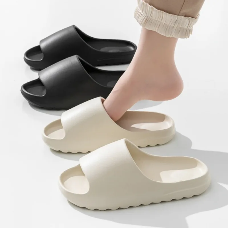 Летние пляжные тапочки из ЭВА на толстой подошве, женские домашние шлепанцы на толстой платформе, женские легкие нескользящие шлепанцы для ванной комнаты 2026
Летние пляжные тапочки из ЭВА на толстой подошве, женские домашние шлепанцы на толстой платформе, женские легкие нескользящие шлепанцы для ванной комнаты 2026