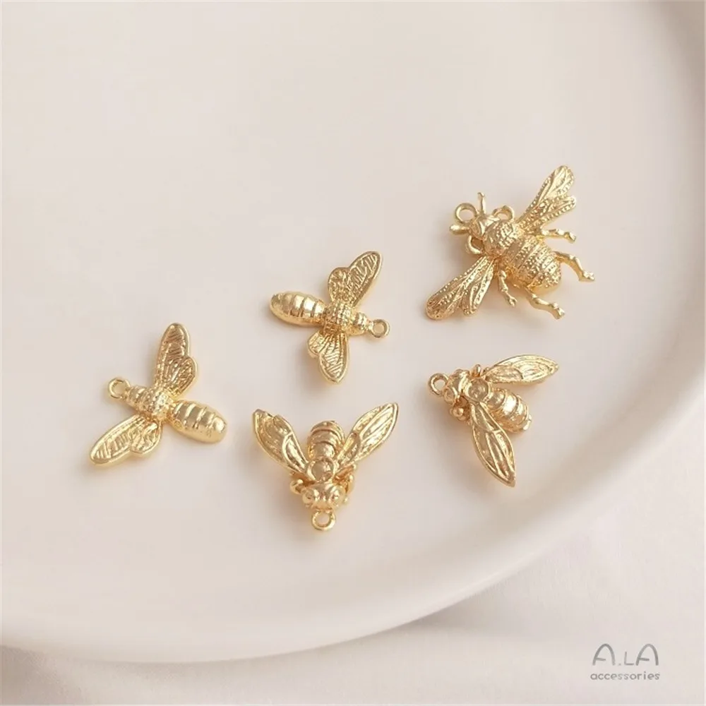 14K Gold Color Cute Little Bee Pendant Handmade Diy Bracelet Necklace Earrings Pendant Copper Plated Real Gold Pendant
14K Gold Color Cute Little Bee Pendant Handmade Diy Bracelet Necklace Earrings Pendant Copper Plated Real Gold Pendant