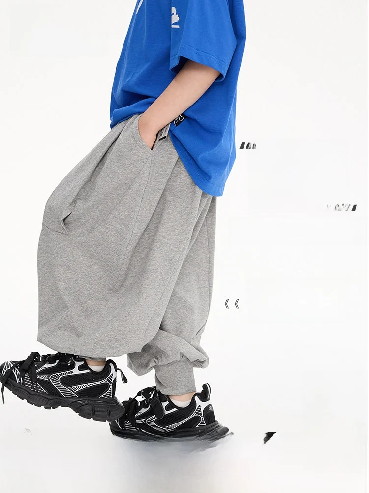 Lightweight Breathable Kids Summer Pants Loose Fit Mosquito Proof Sun Protection Cuffed Long Trousers for Boys Fashionable Ko...
Lightweight Breathable Kids Summer Pants Loose Fit Mosquito Proof Sun Protection Cuffed Long Trousers for Boys Fashionable Ko...