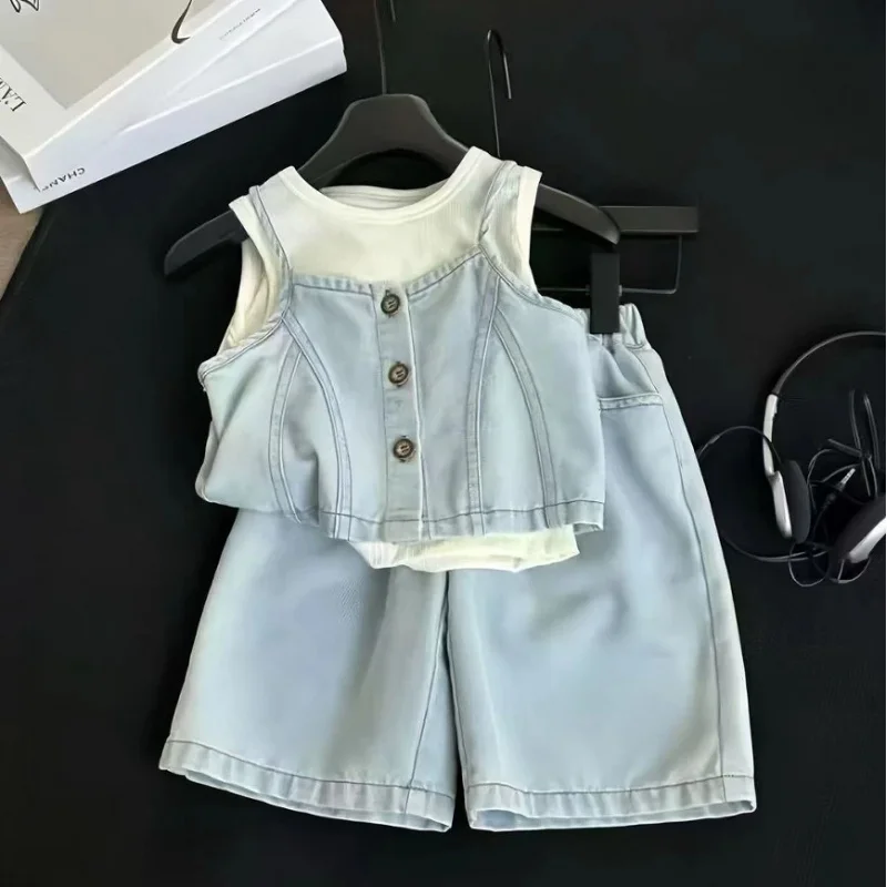 Girls' Three-Piece Set Summer New Girls' Vest Set Children's Top Casual Pants Three-Piece Set50072
Girls' Three-Piece Set Summer New Girls' Vest Set Children's Top Casual Pants Three-Piece Set50072