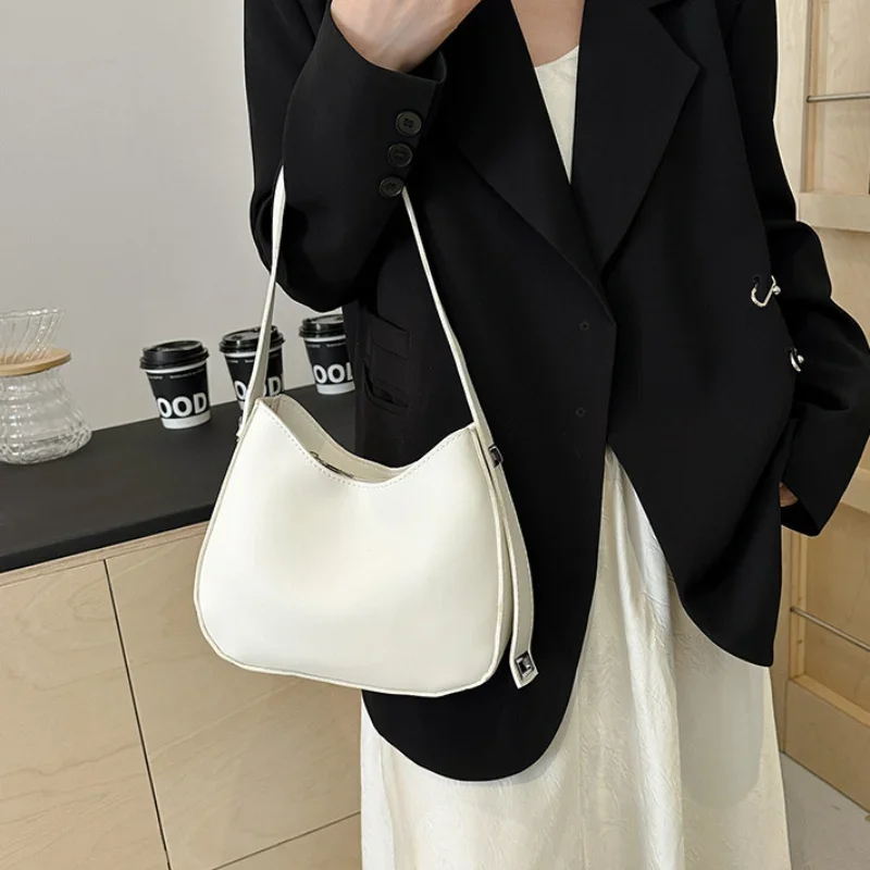 Осень 202, уникальная большая вместительная сумка для женщин, просторная сумка через плечо, шикарный минималистичный кошелек, универсальная повседневная сумка
Осень 202, уникальная большая вместительная сумка для женщин, просторная сумка через плечо, шикарный минималистичный кошелек, универсальная повседневная сумка